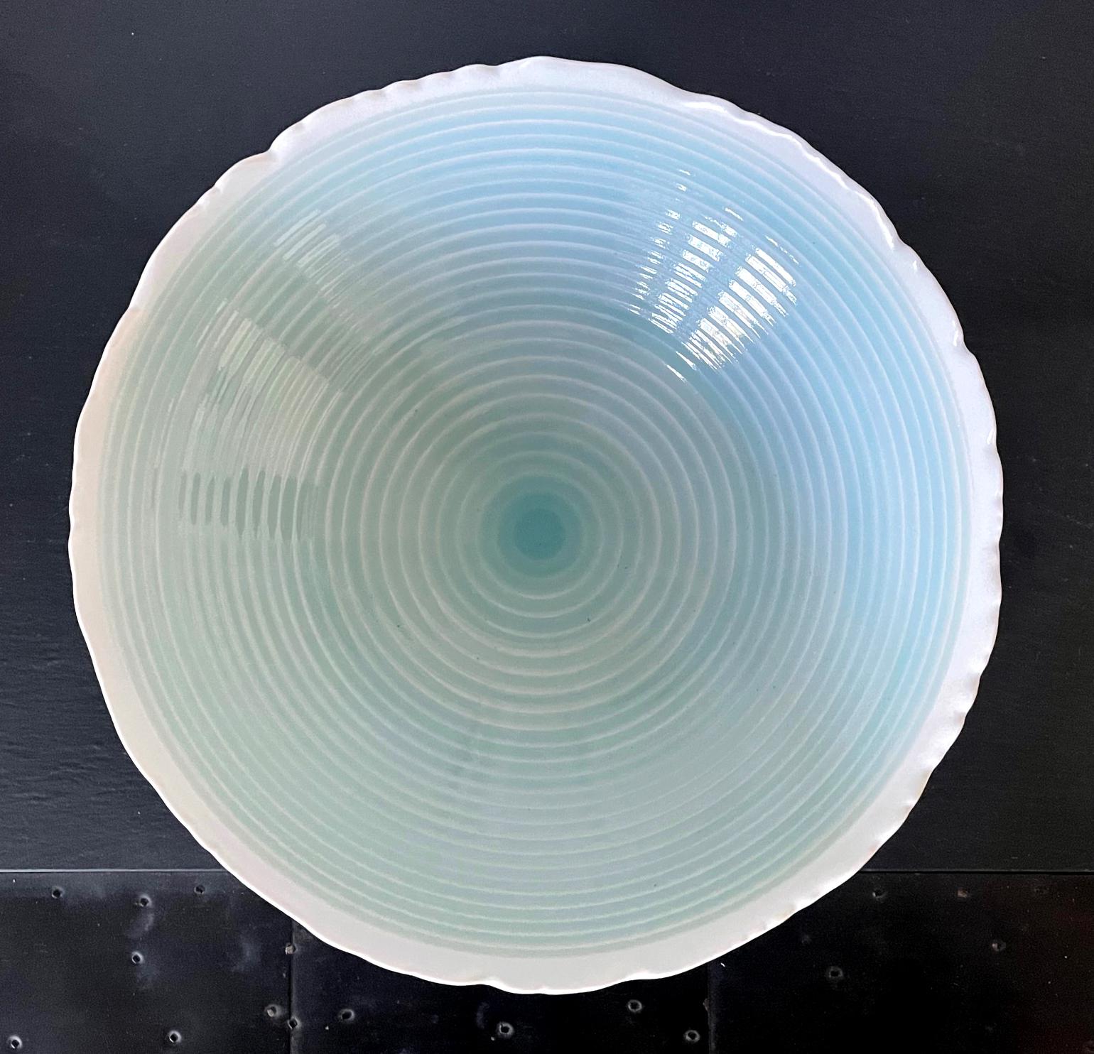 Japanese Contemporary Celadon Ceramic Bowl by Ono Kotaro In Good Condition For Sale In Atlanta, GA