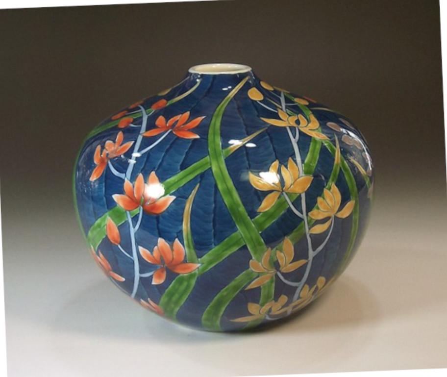 Meiji Vase contemporain japonais en porcelaine or noir platine par un maître artiste, 4 en vente