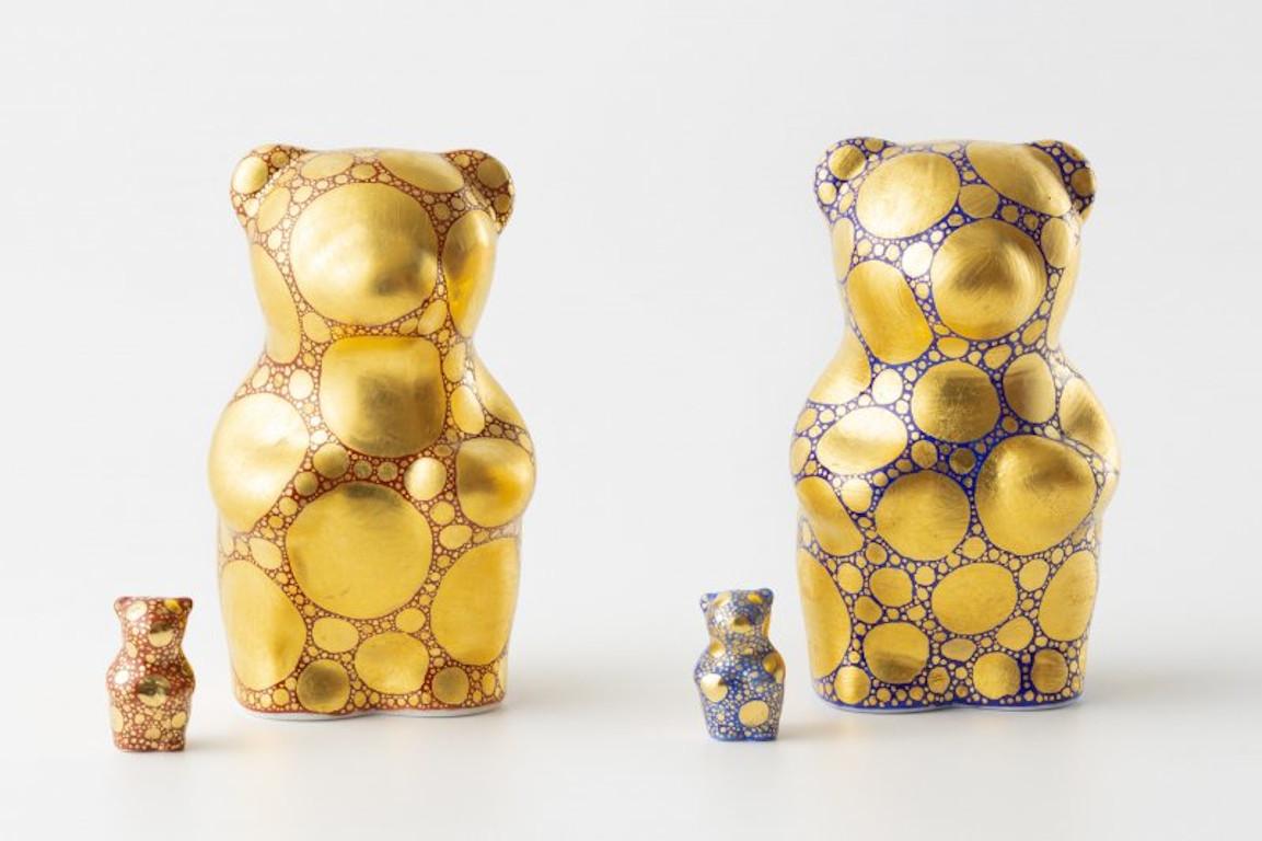 Japanese Contemporary Gold Blue Porcelain Bear Sculpture, 10 In New Condition For Sale In Takarazuka, JP