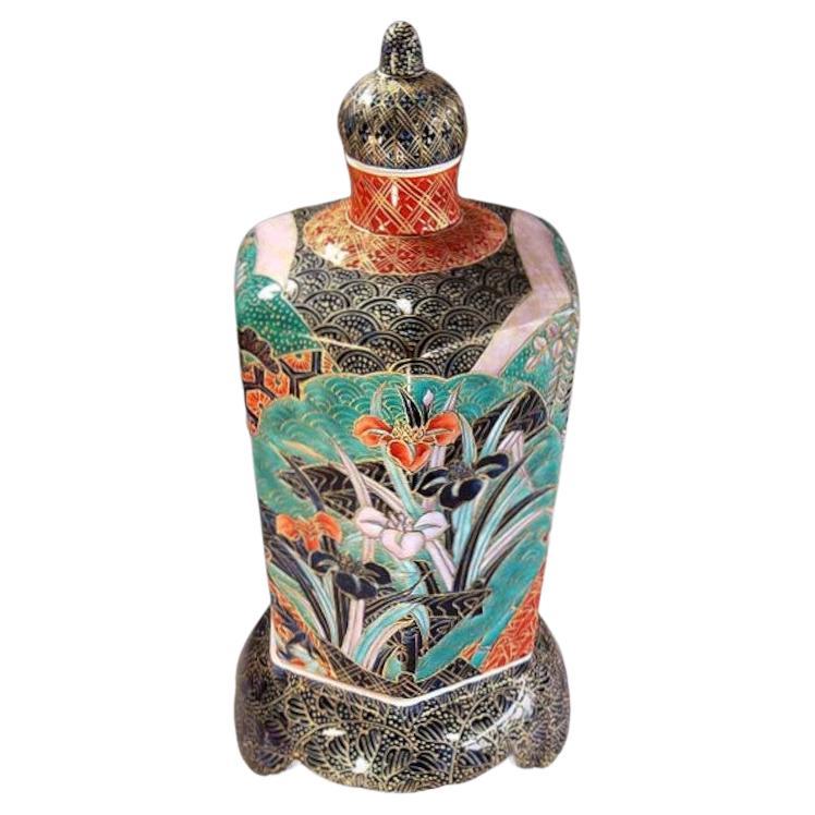 Pot en porcelaine japonaise contemporain vert or et noir par un maître artiste en vente