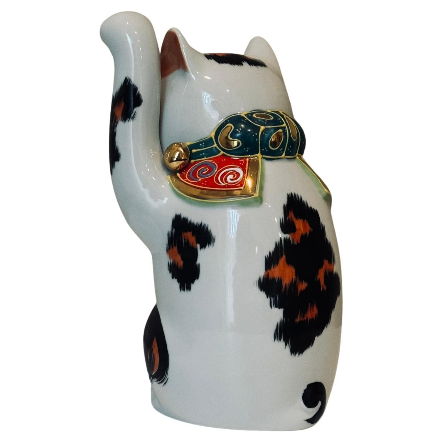 Japanese Contemporary Gold Orange Black Red Porcelain Beckoning Cat, 2 In New Condition For Sale In Takarazuka, JP