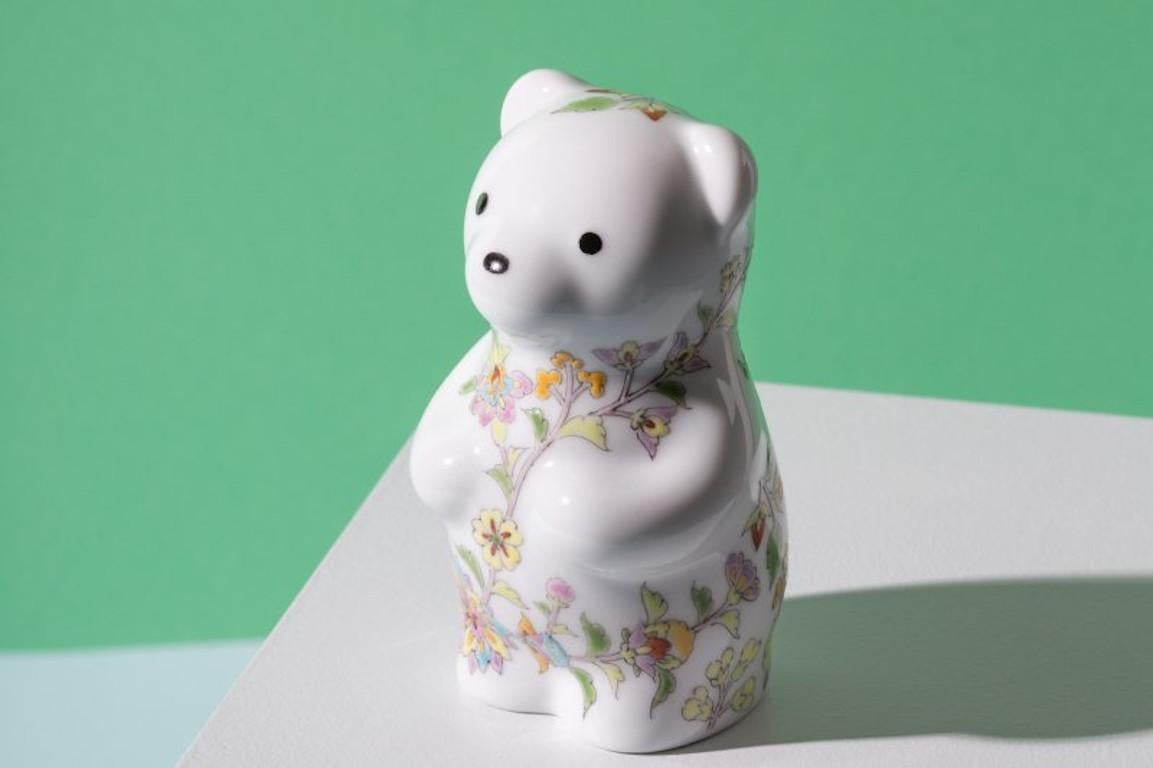 Japanese Contemporary Green Blue Porcelain Bear Sculpture, 1 In New Condition For Sale In Takarazuka, JP