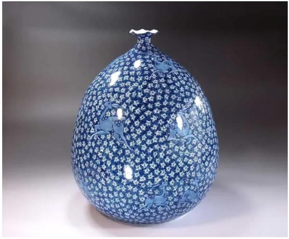 Meiji Japanese Contemporary Green Blue Porcelain Vase by Master Artist, 4 For Sale