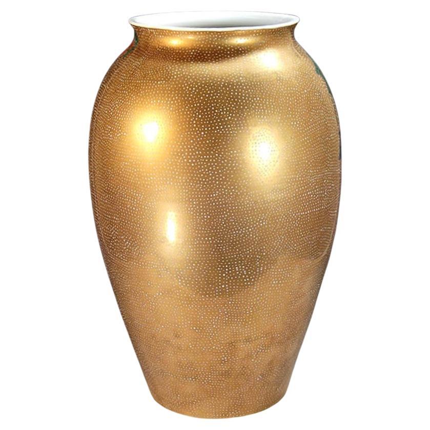 Giapponese Vaso giapponese contemporaneo in porcellana verde, blu, rossa e oro del maestro Artistics, 2 in vendita