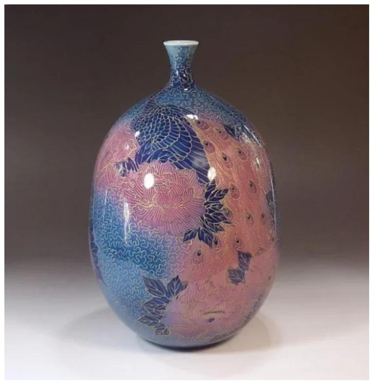 Giapponese Vaso giapponese contemporaneo in porcellana verde, blu, rosso, viola, realizzato da un maestro artista, 2 in vendita