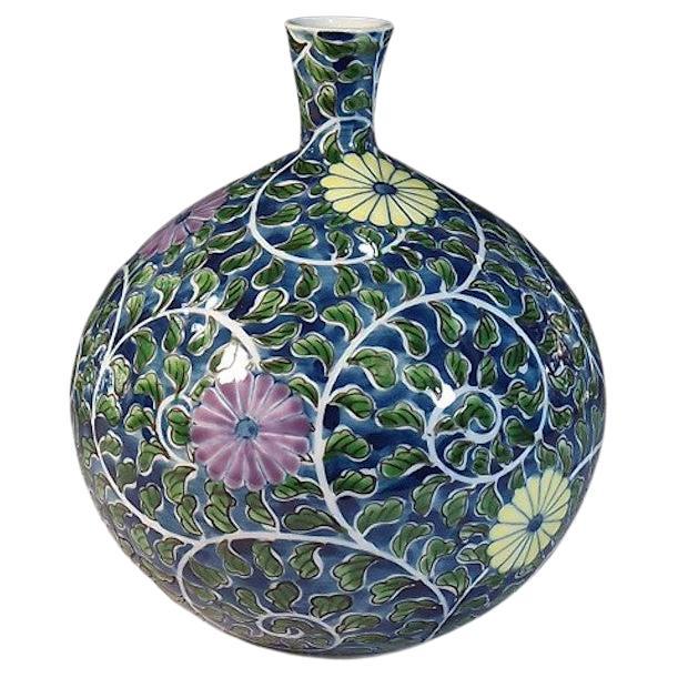 Zeitgenössische japanische Vase aus grünem, goldenem und blauem Porzellan von Meisterkünstler im Angebot