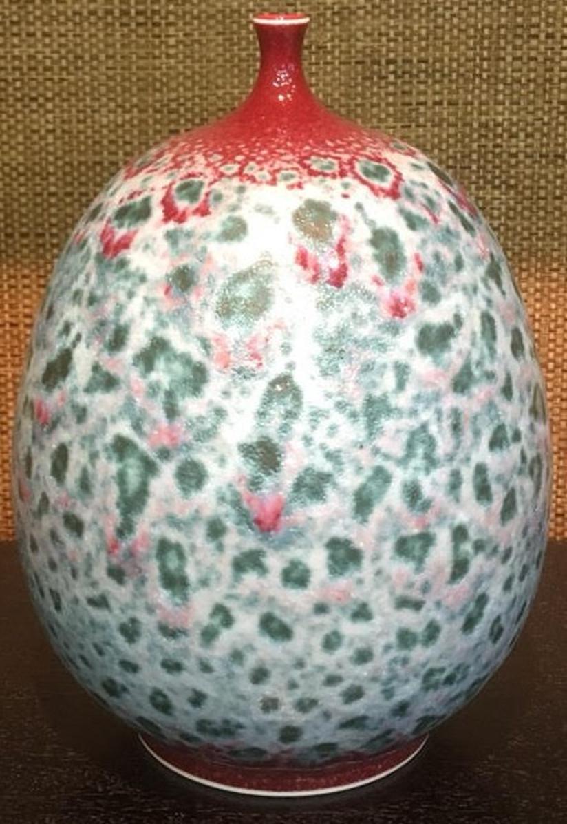 Japanese Contemporary Green Red Hand-Glazed Porcelain Vase by Master Artist 1