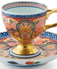 Tasse et soucoupe japonaise contemporaine en porcelaine rouge dorée peinte à la main