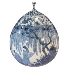 Vase contemporain japonais en porcelaine Imari bleu et blanc