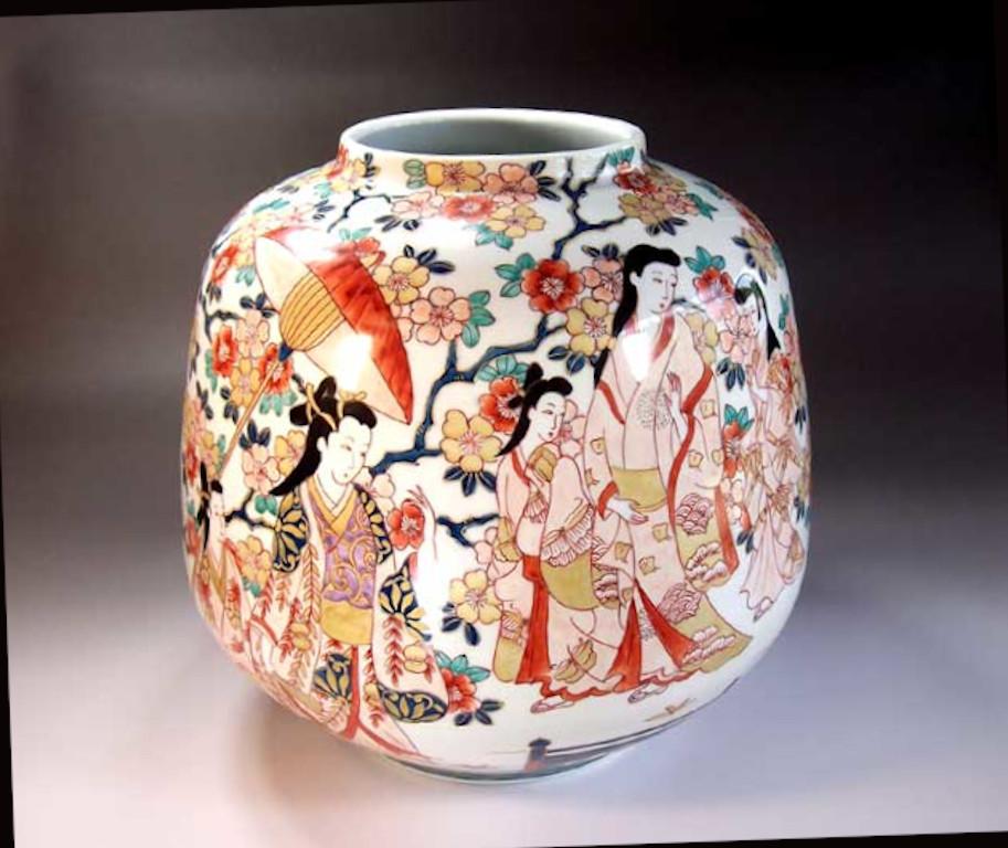 Japanese Contemporary Red Blue Cream Gold Porcelain Vase by Master Artist In New Condition For Sale In Takarazuka, JP