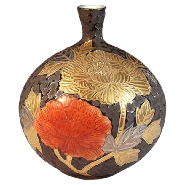 Japanese Contemporary Red Black Gold Platinum Porcelain Vase by Master Artist, 3