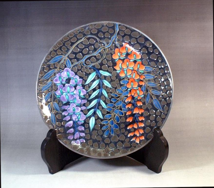 Japanese Contemporary Red Blue Purple Porcelain Charger by Master Artist In New Condition For Sale In Takarazuka, JP
