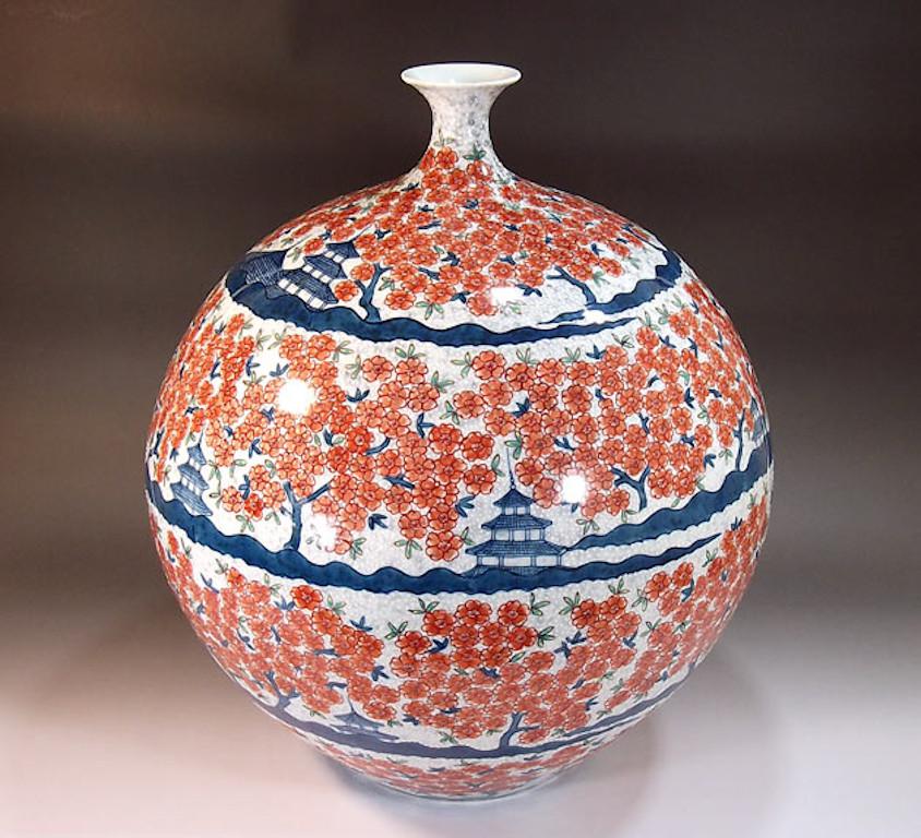 Japanische Contemporary Vase aus rotem vergoldetem Porzellan von Masterly Artist im Zustand „Neu“ im Angebot in Takarazuka, JP