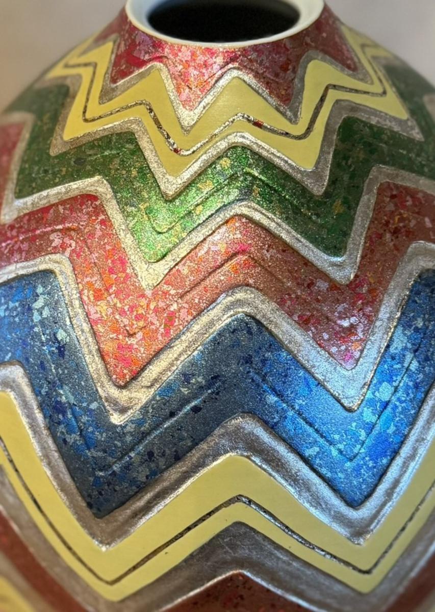 Meiji Japanese Contemporary Red Green Blue Platinum Porcelain Vase by Master Artist, 2 For Sale