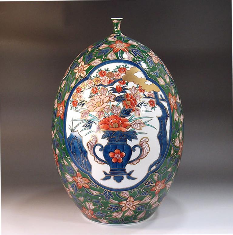 Meiji Japanese Contemporary Red Green Gold Porcelain Vase by Master Artist, 3 For Sale