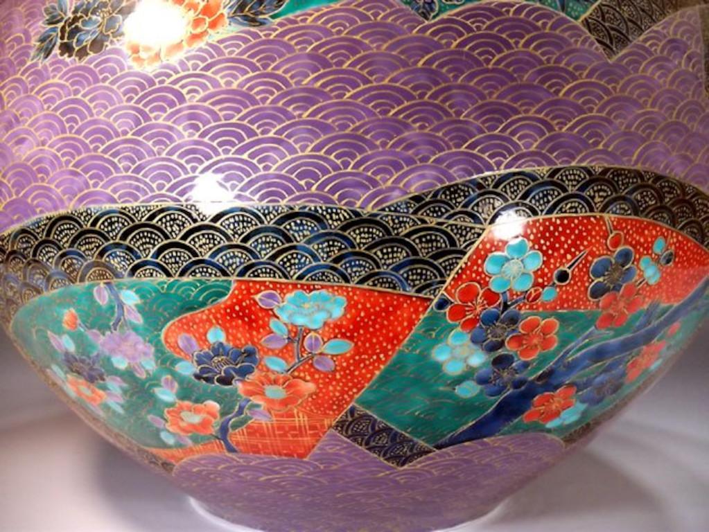 Japanische Contemporary Rot Grün Lila Porzellan Vase von Masterly Artist, 3 (Meiji-Periode) im Angebot