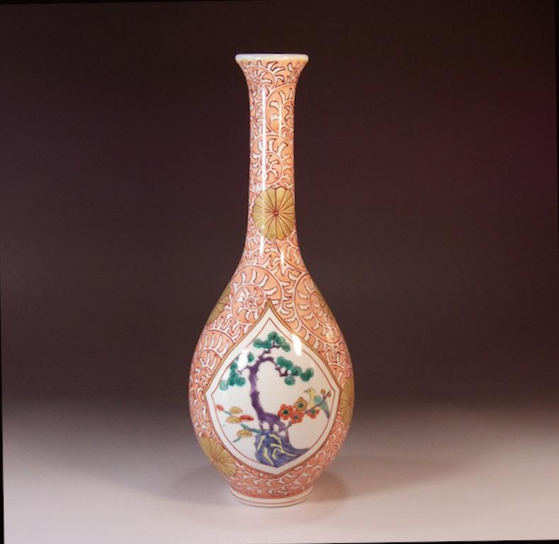 Dipinto a mano Vaso contemporaneo giapponese in porcellana rossa, verde e bianca di un maestro artista, 3 in vendita