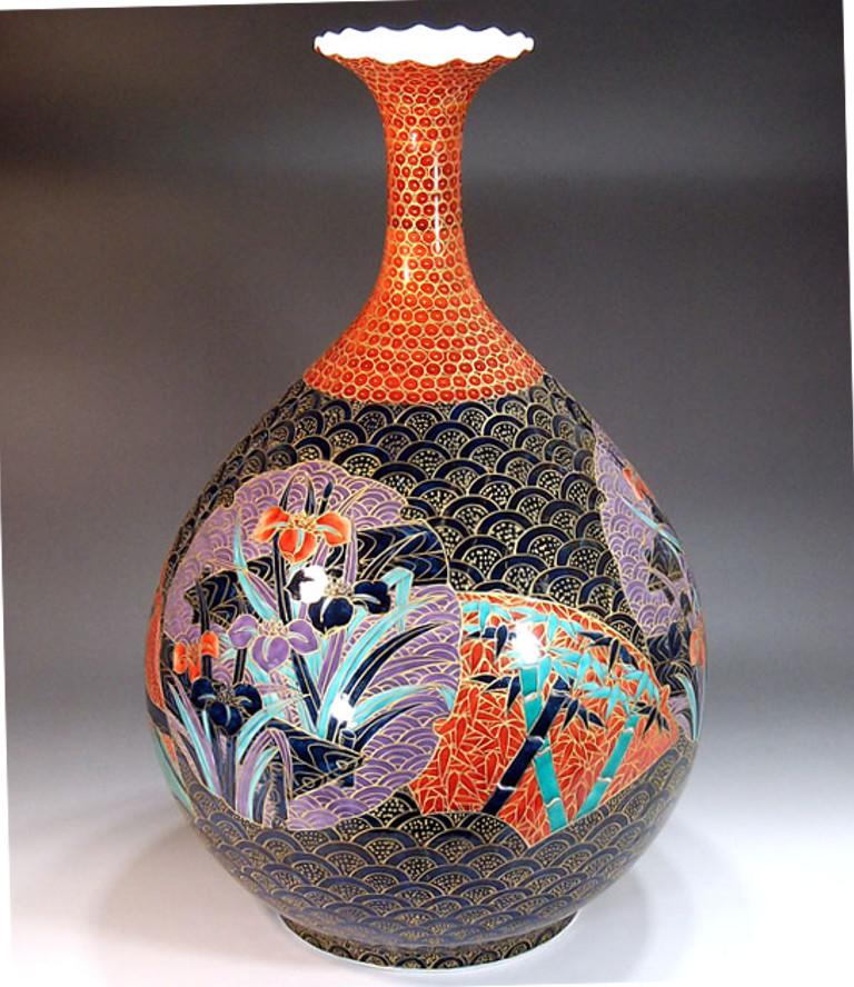Hand-Painted Japanese Contemporary Red Purple Green Gold Porcelain Vase by Master Artist, 2 For Sale