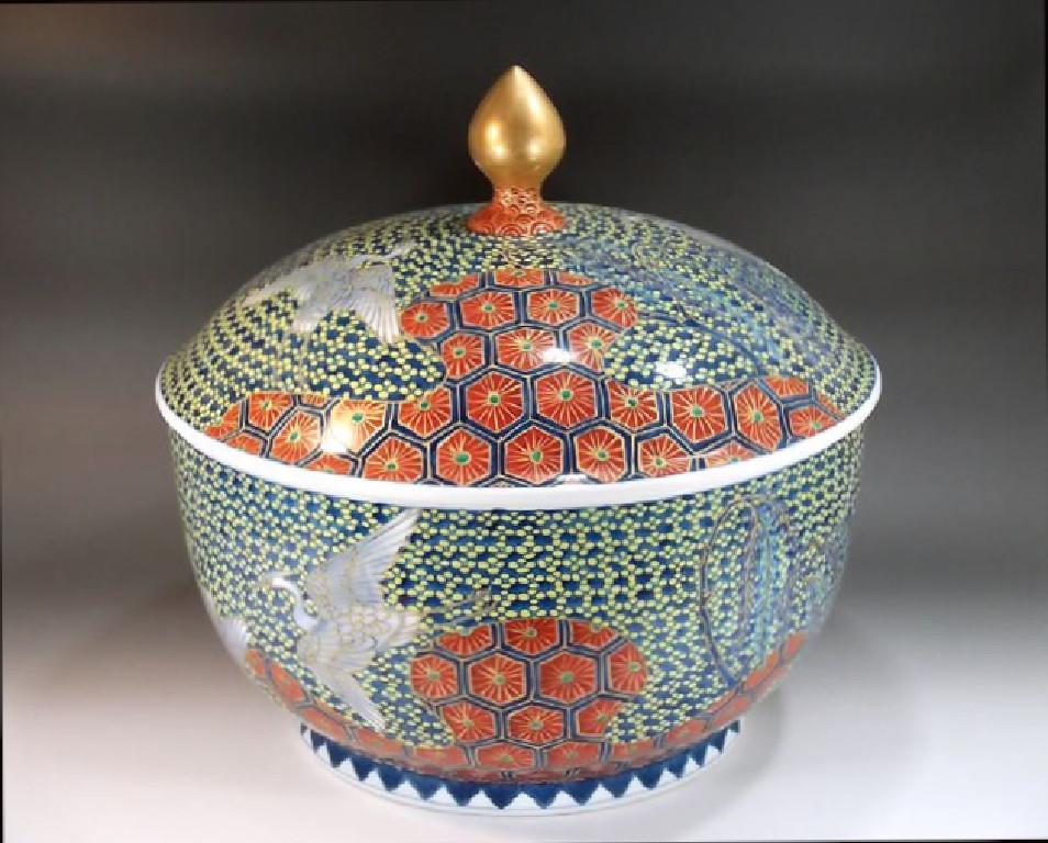 Japanische Contemporary Rot Gelb Blau Porzellandose von Masterly Artist im Zustand „Neu“ im Angebot in Takarazuka, JP