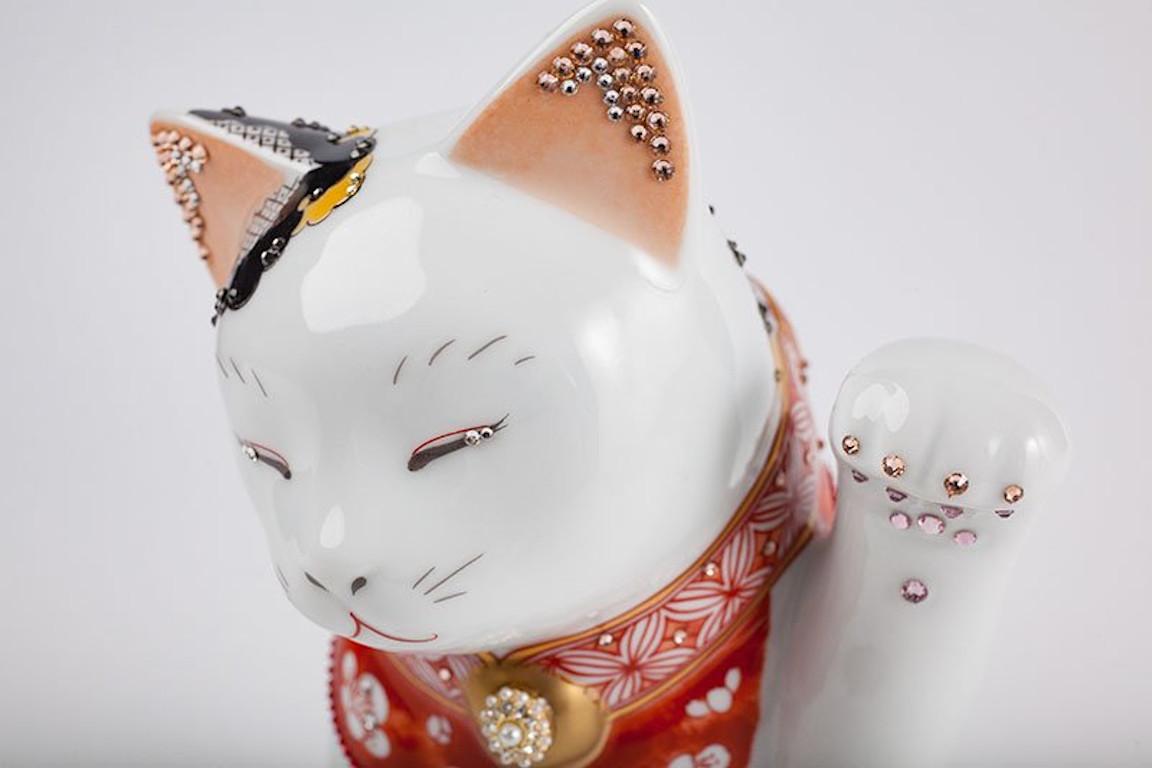 Japanese Contemporary Red Yellow Green Gold Porcelain Lucky Cat Sculpture In New Condition In Takarazuka, JP