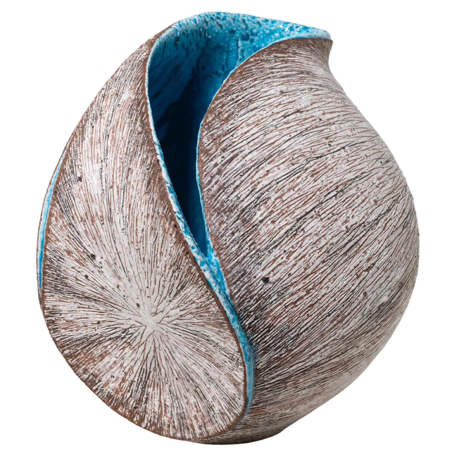 Japanese contemporary Tanoue Shinya Kara Shell vase, 2011 For Sale