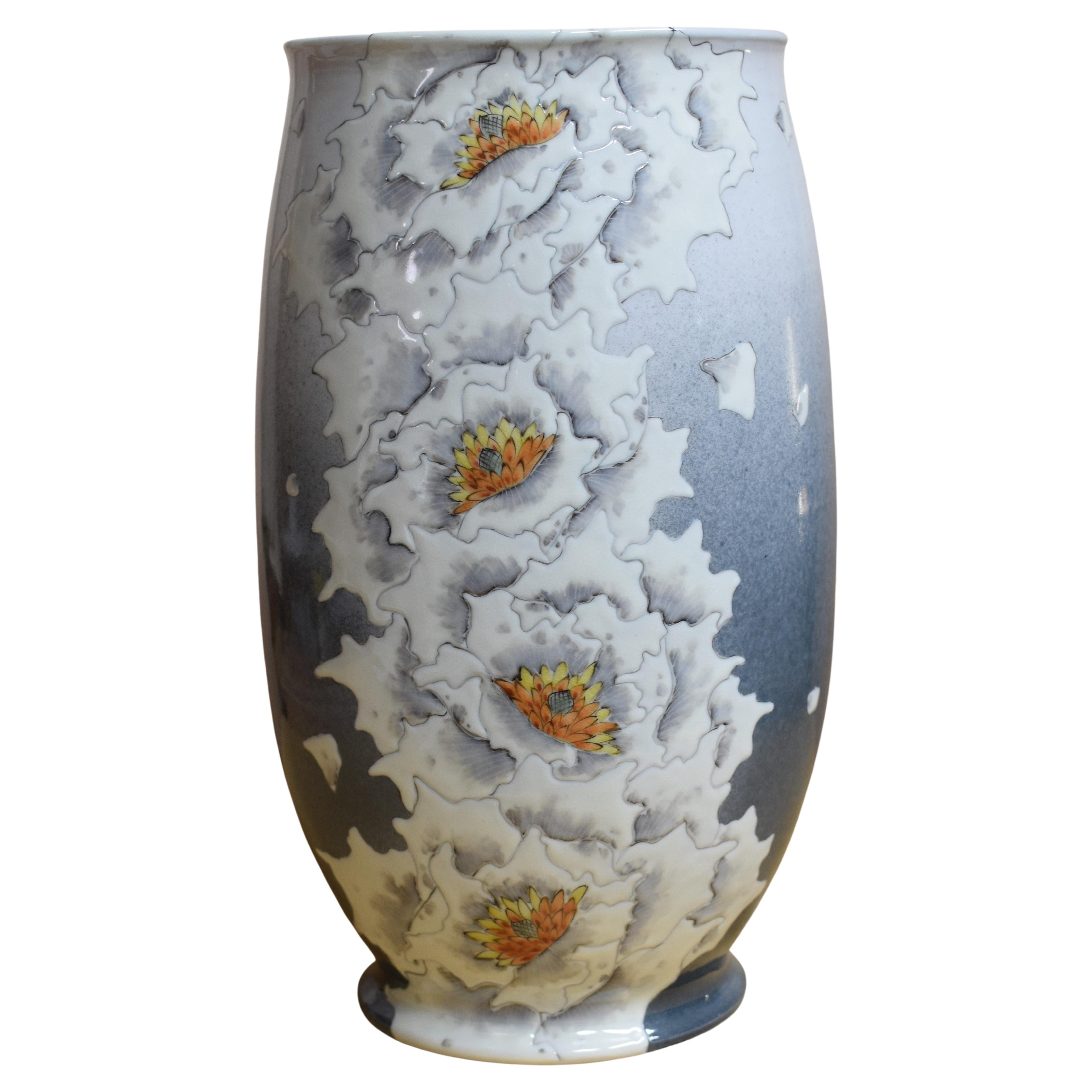 Japanese Contemporary White Blue Grey Porcelain Vase by Master Artist, 4 In New Condition For Sale In Takarazuka, JP