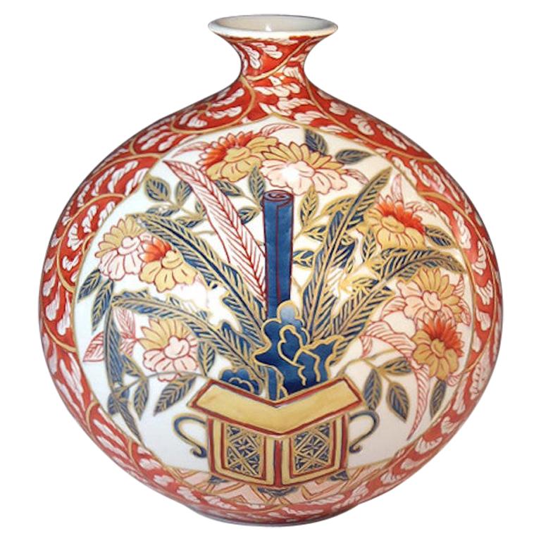 Vase contemporain japonais en porcelaine blanc, rouge, bleu par un maître artiste, 5 pièces