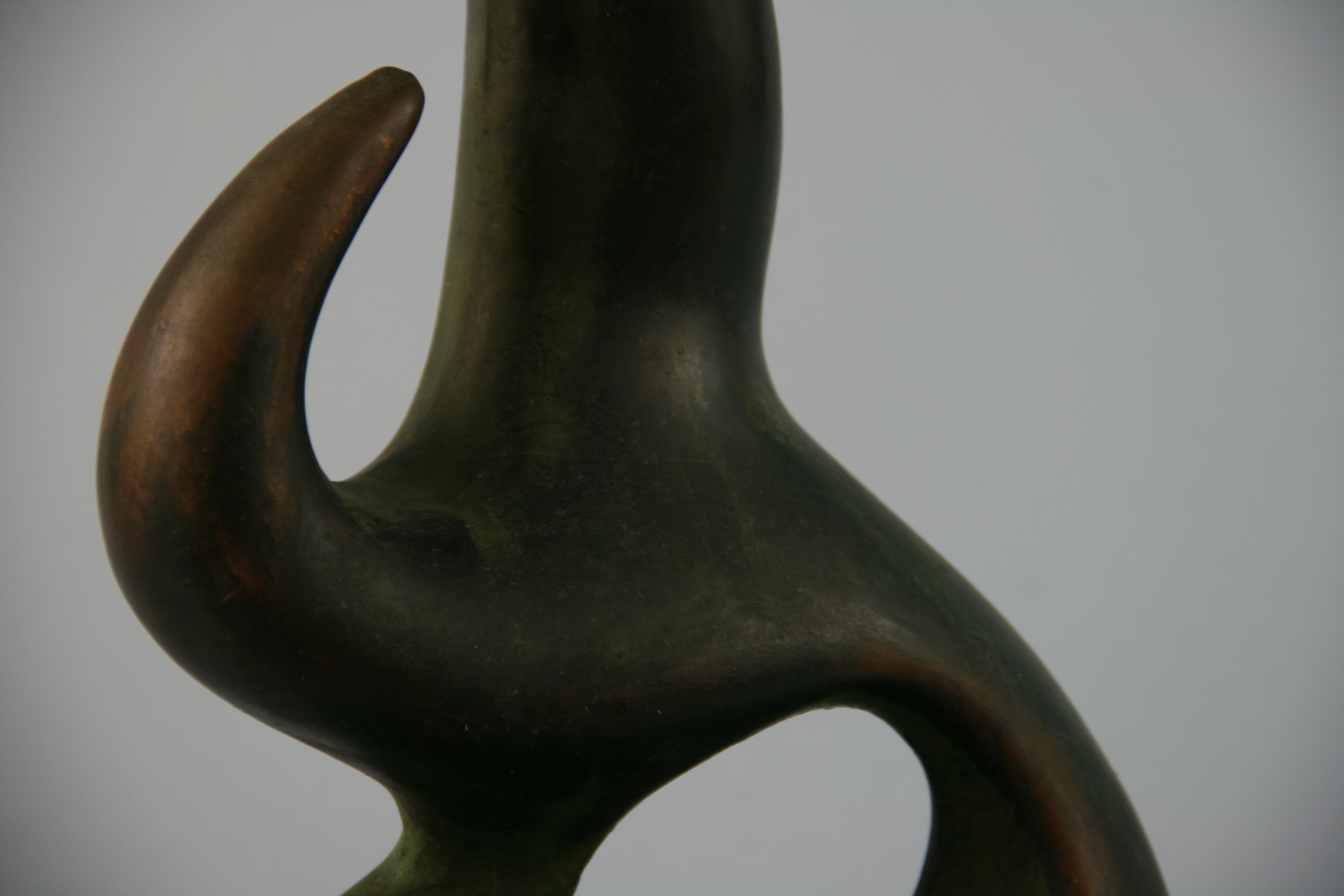 Milieu du XXe siècle Sculpture abstraite japonaise en cuivre/ Vase Bouddha en vente