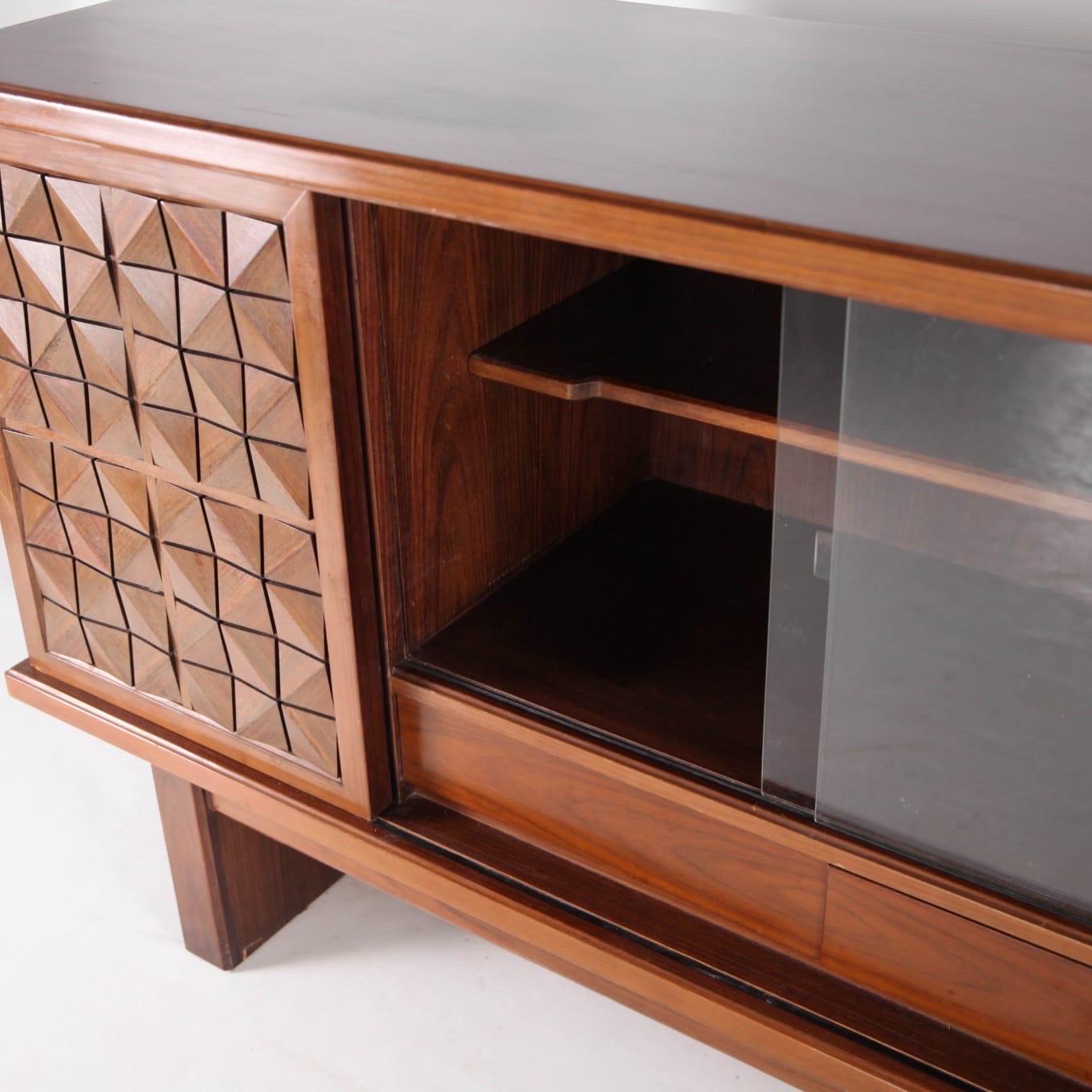 Japanese credenza In Good Condition For Sale In Isle Sur Sorgue, FR