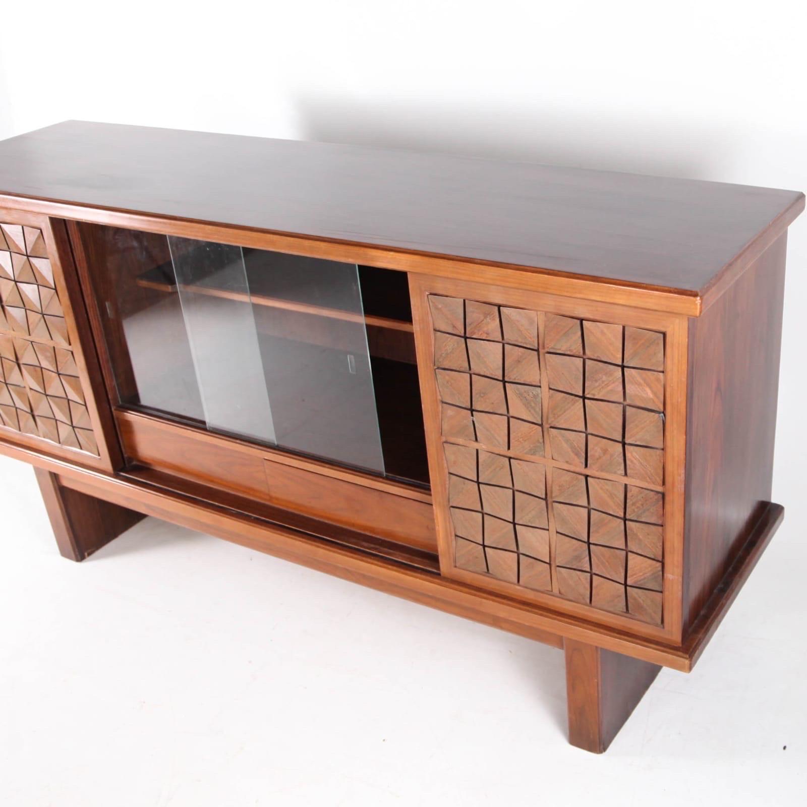 Late 20th Century Japanese credenza For Sale