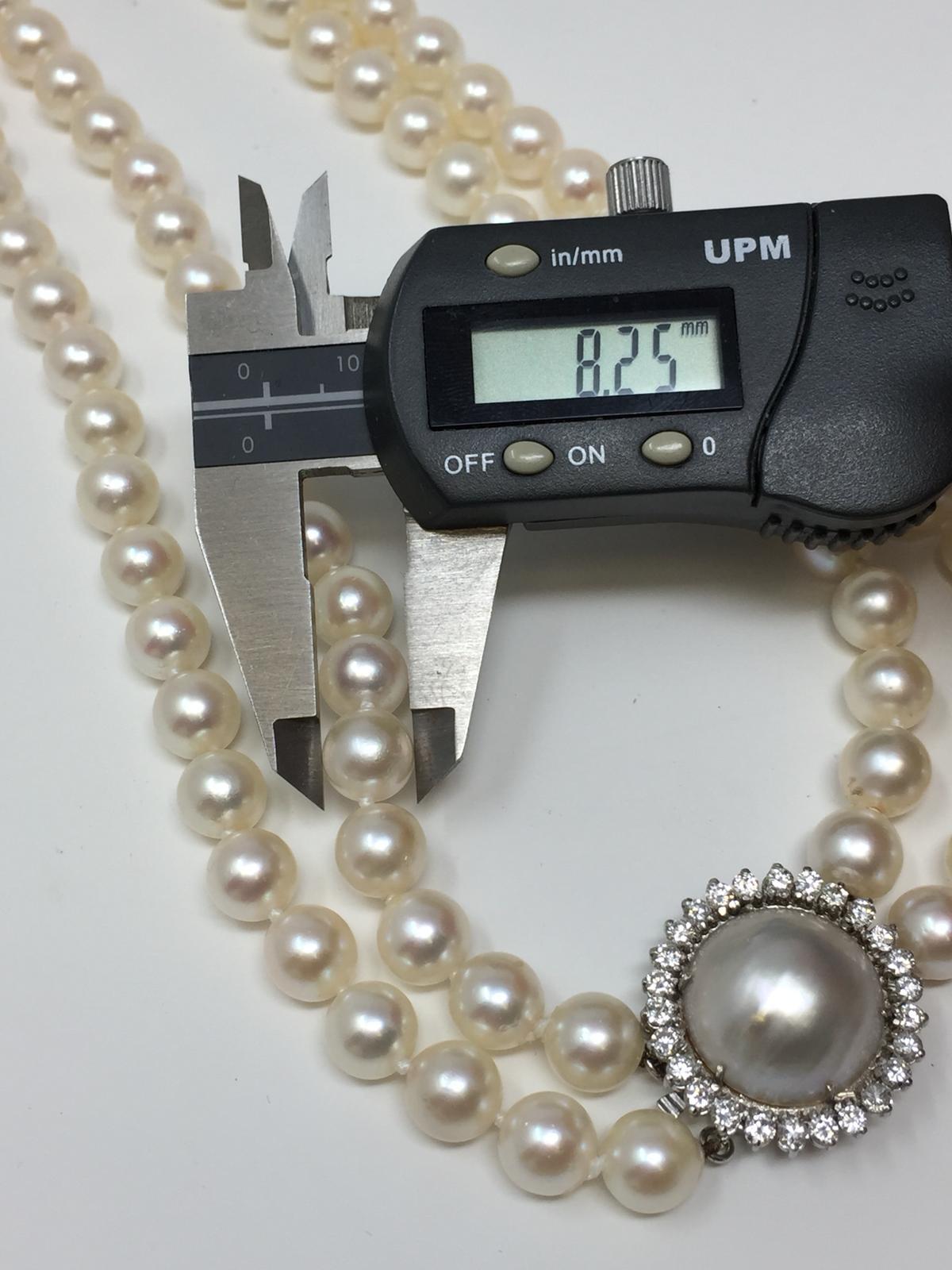 Japanese Cultured Double Strand Pearl with 14 Karat Diamond and Moby Pearl Clasp In Excellent Condition For Sale In North York, Ontario