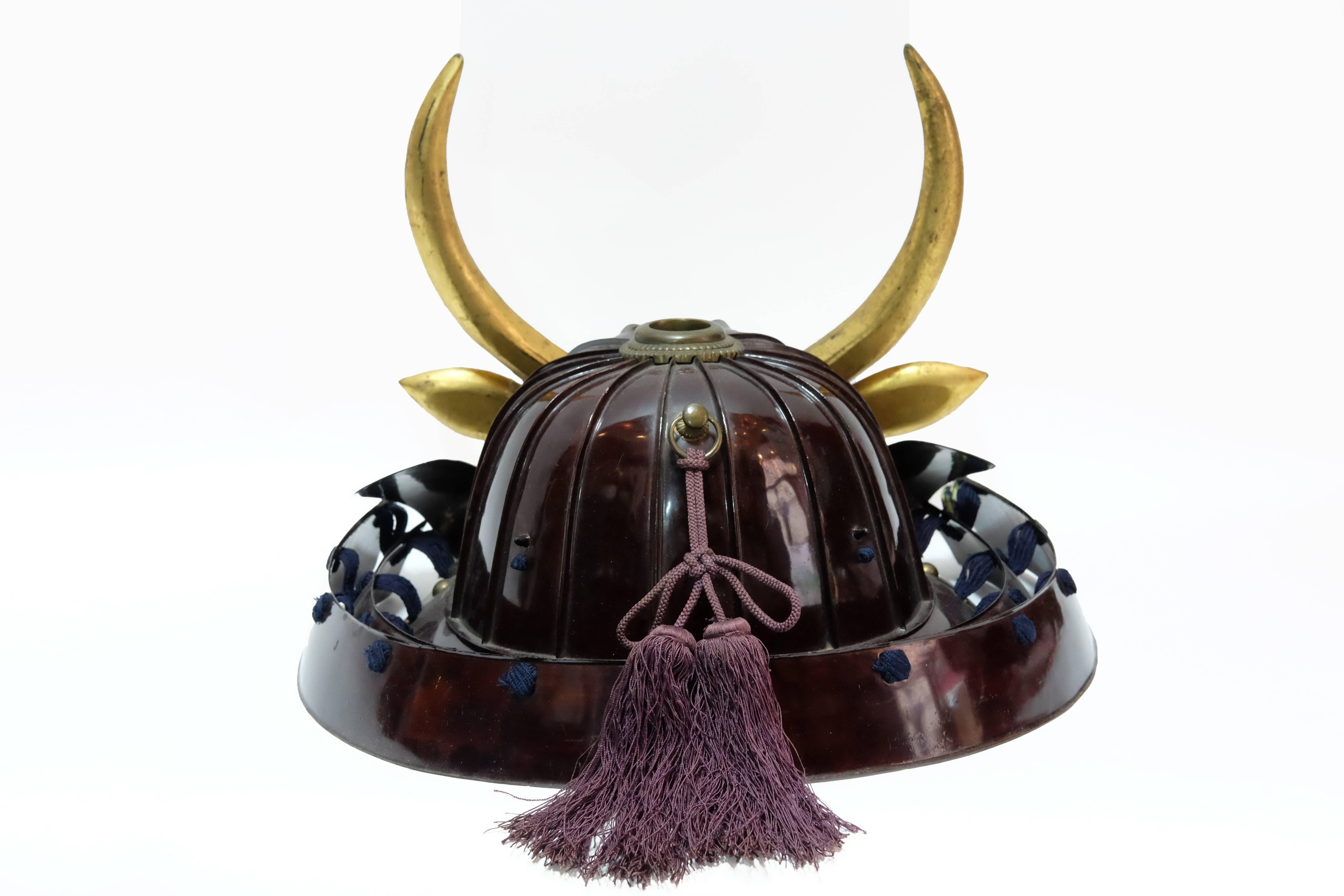 Japanese Dark Brown Lacquered Samurai Warrior Ornamental Helmet, 1850s In Excellent Condition In Paris, FR