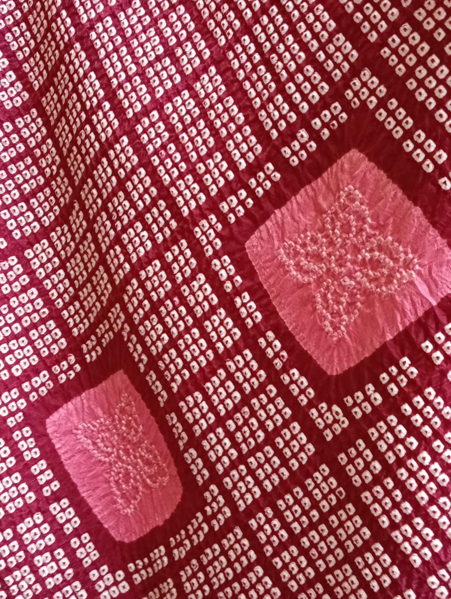 Showa Manteau Kimono Haori japonais rouge foncé et rose pour femme avec Shibori de soie 1970 en vente