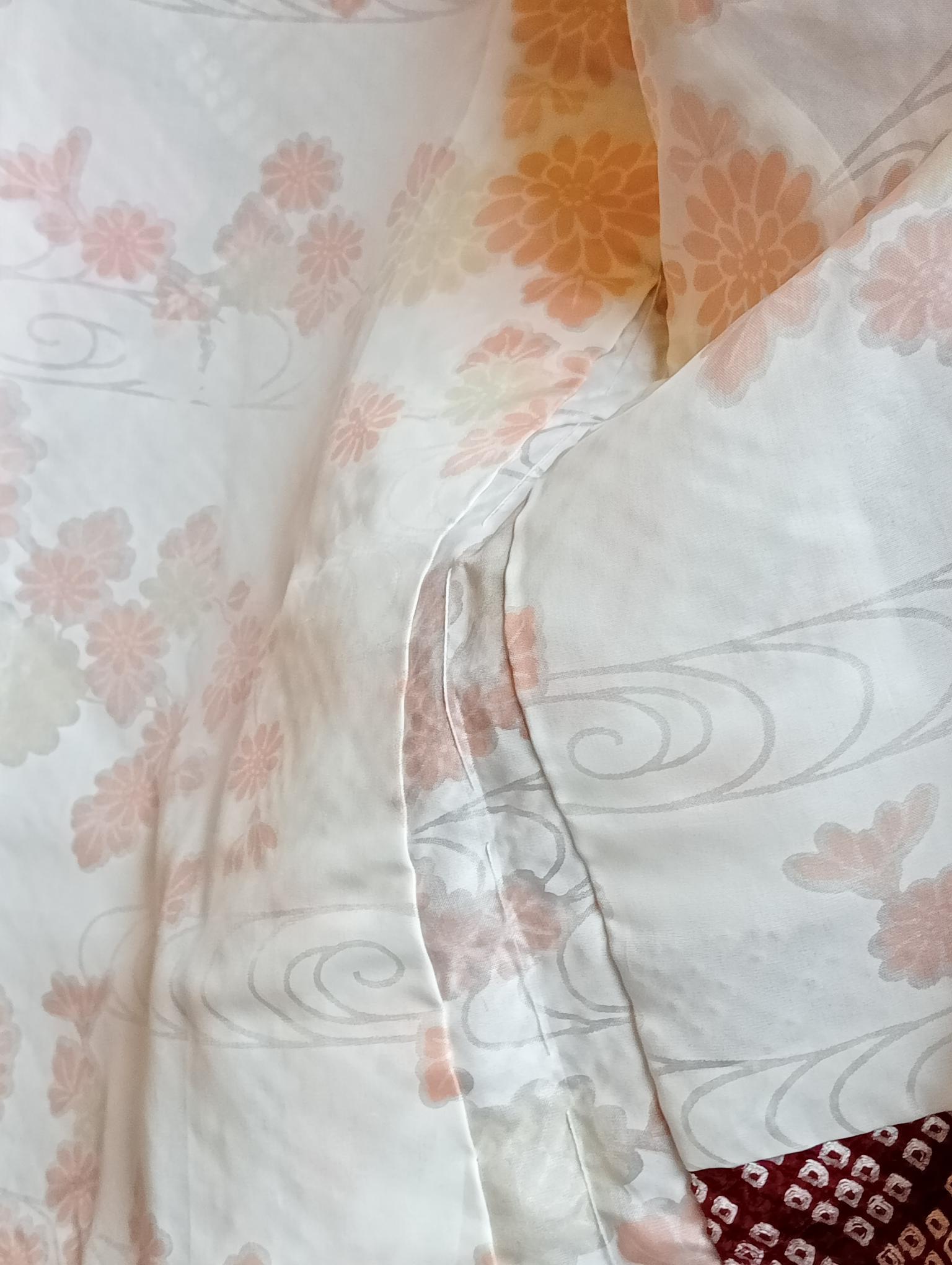 Japonais Manteau Kimono Haori japonais rouge foncé et rose pour femme avec Shibori de soie 1970 en vente