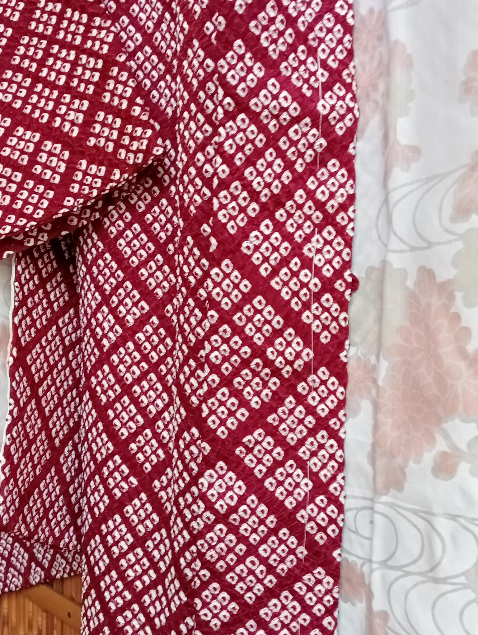 Manteau Kimono Haori japonais rouge foncé et rose pour femme avec Shibori de soie 1970 Bon état - En vente à Paris, FR