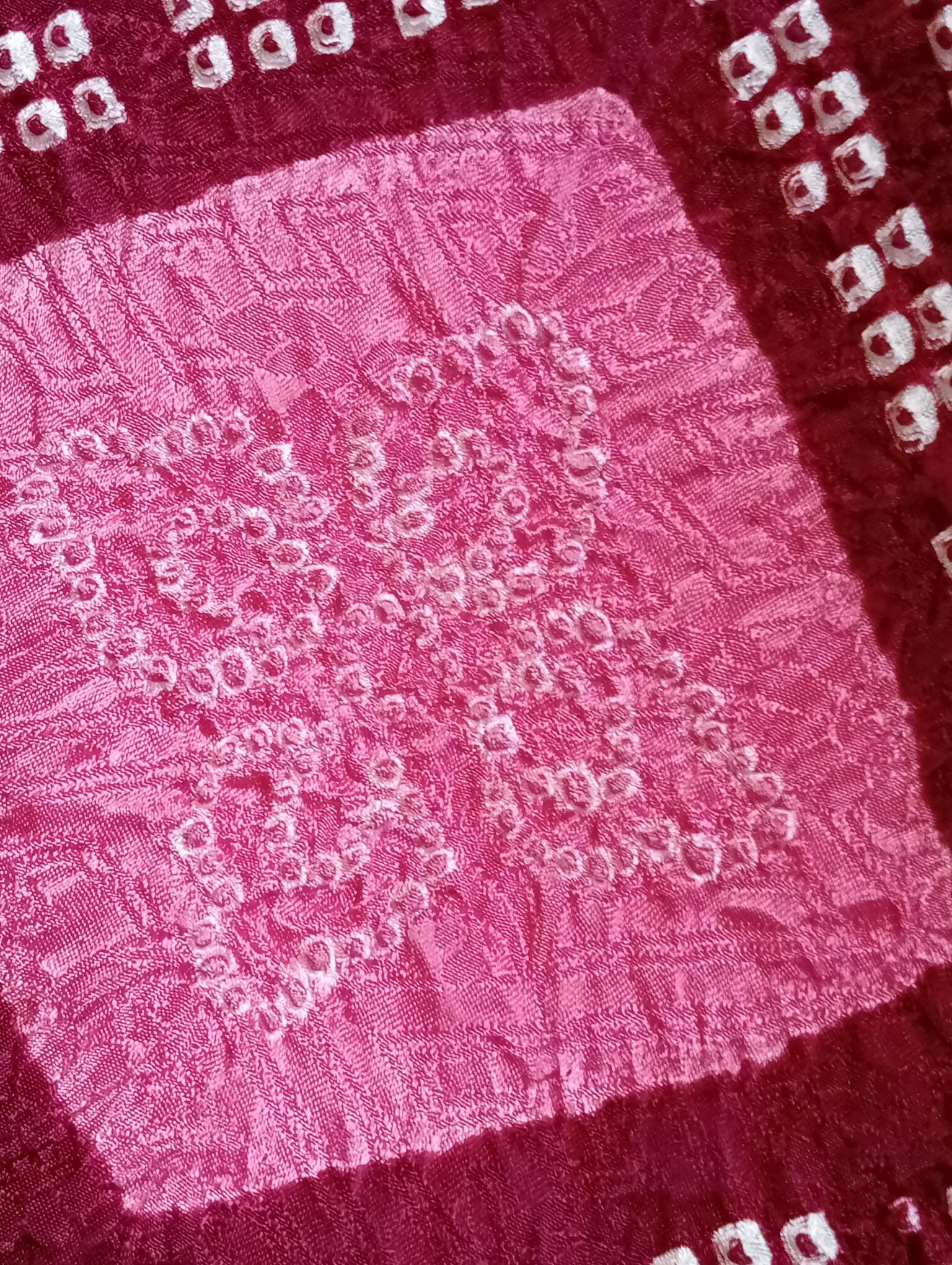 Soie Manteau Kimono Haori japonais rouge foncé et rose pour femme avec Shibori de soie 1970 en vente