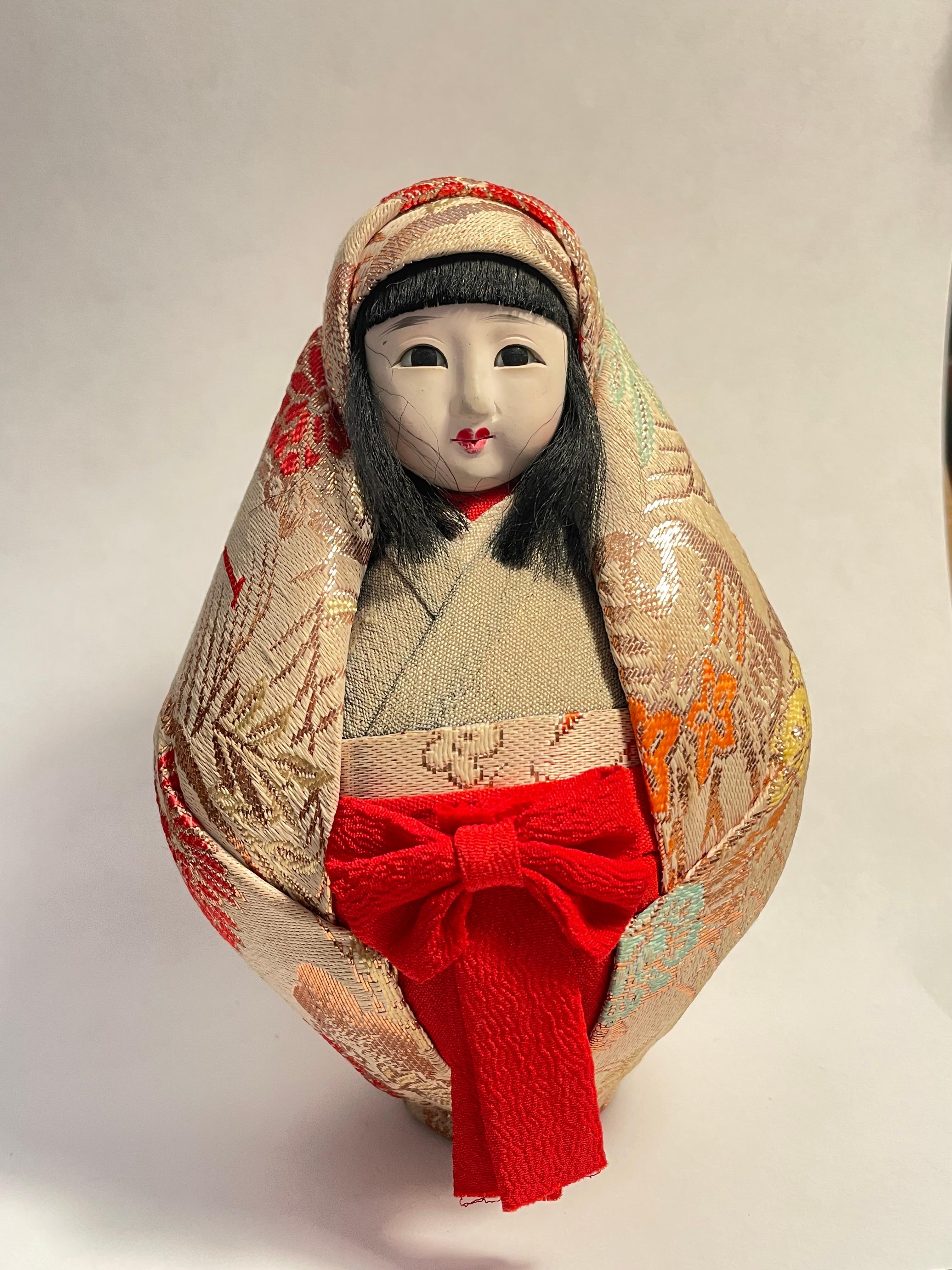 Bambola Daruma giapponese HIMEDARUMA Yuhime-ningyo Ehime anni '90 In condizioni buone in vendita a Paris, FR