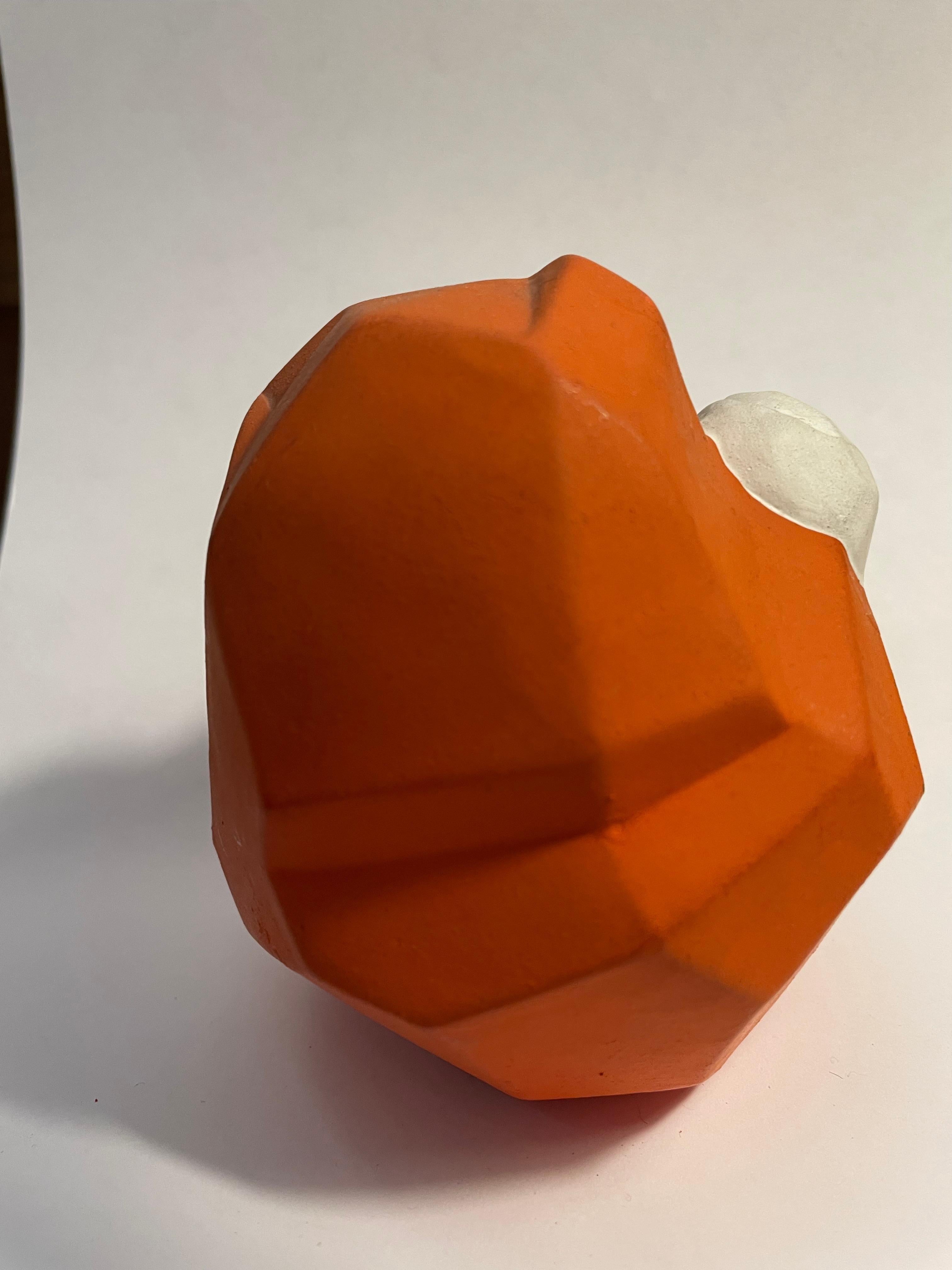 Japonais Daruma obejct japonais avec métal des années 2000 en vente