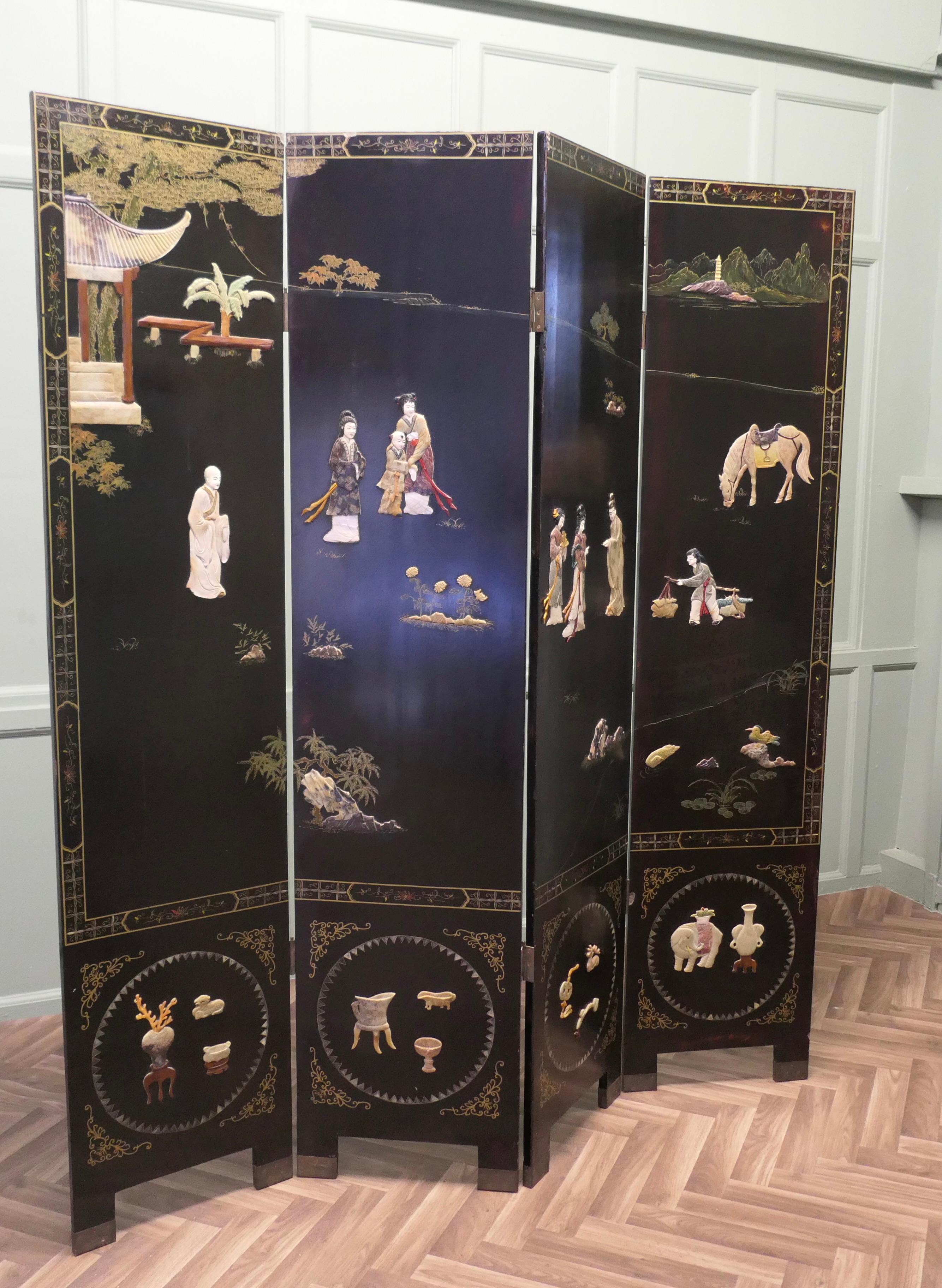 Japanese Decorated Lacquer and Painted Folding Screen For Sale 6