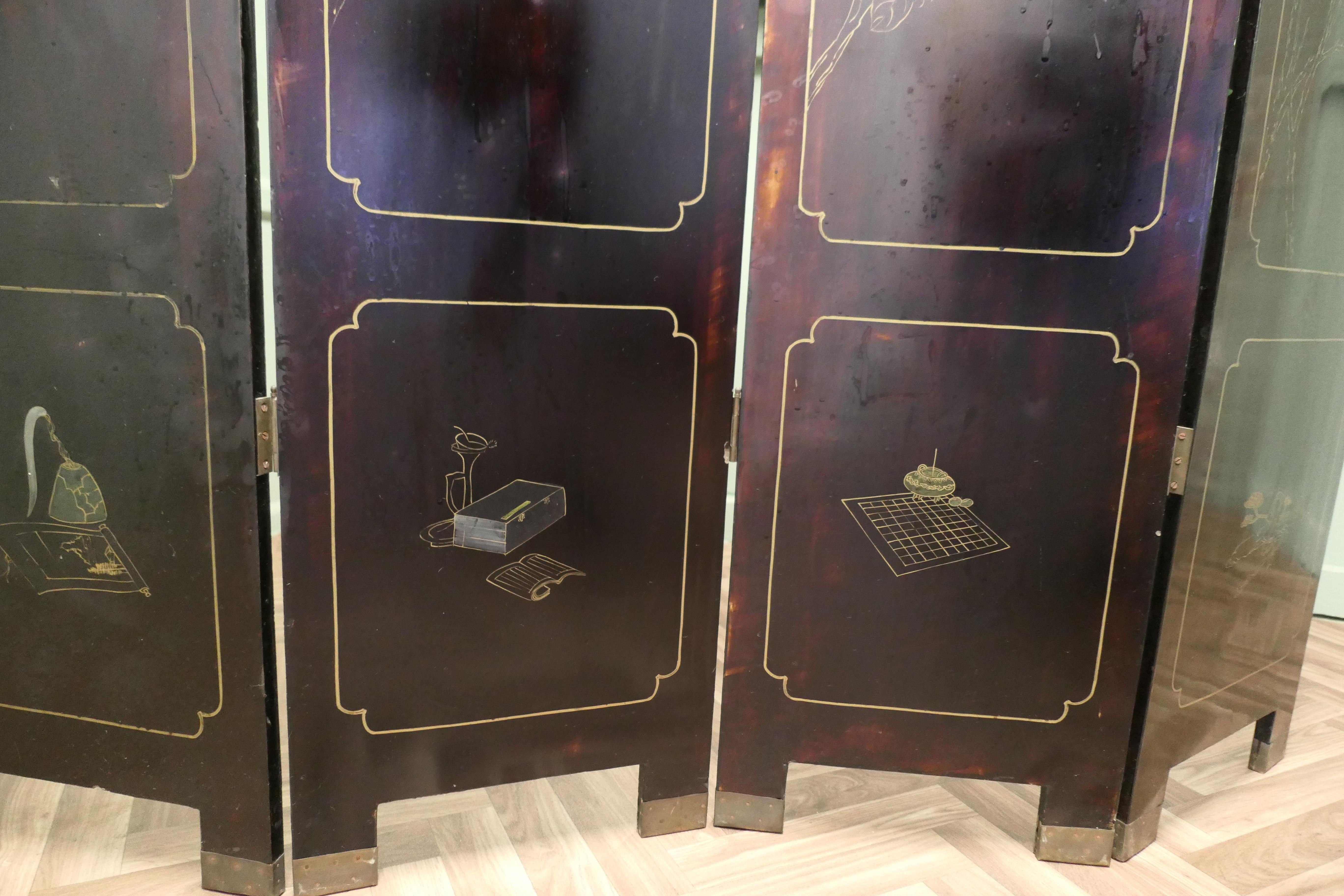Japonisme Japanese Decorated Lacquer and Painted Folding Screen For Sale