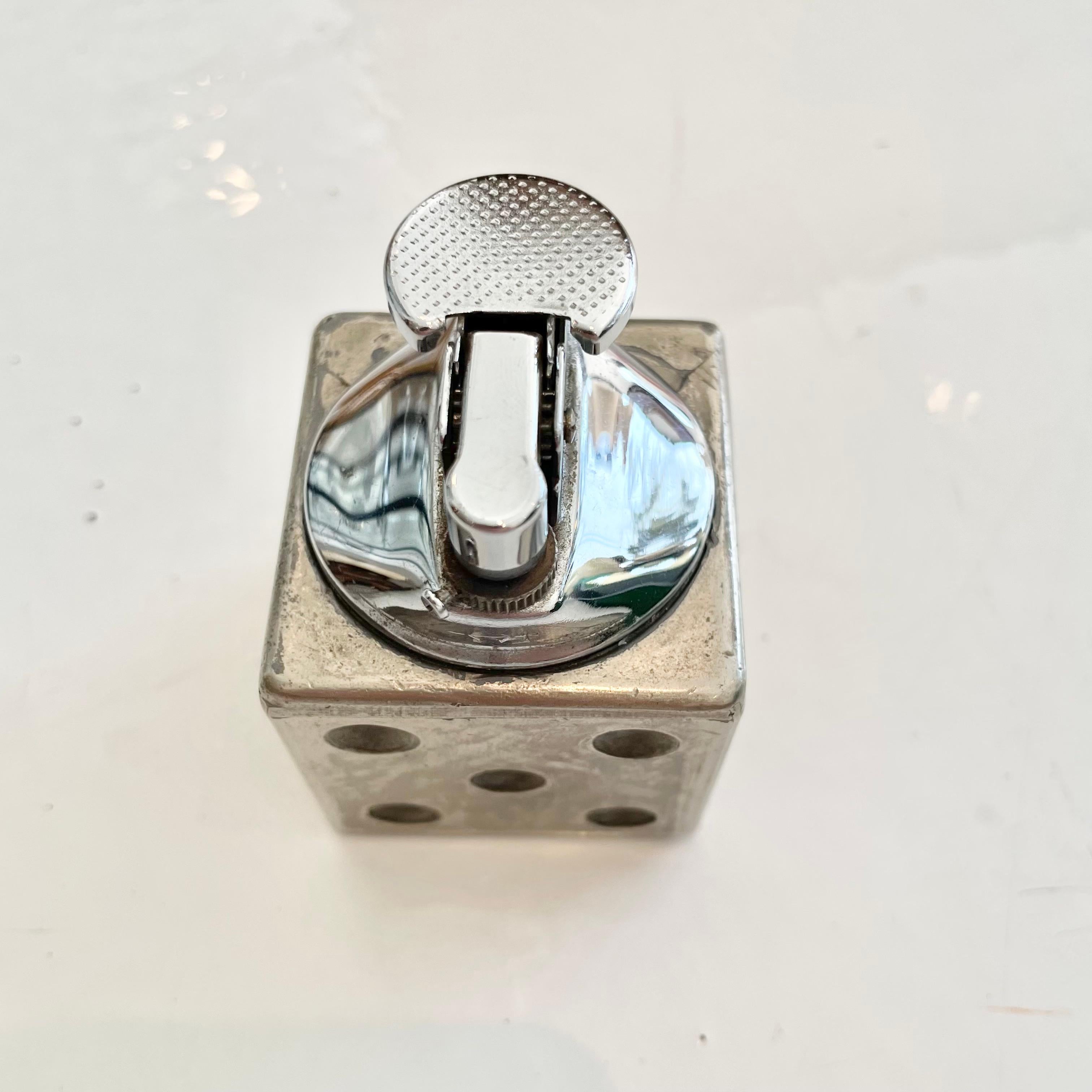 Japanese Dice Lighter In Good Condition In Los Angeles, CA