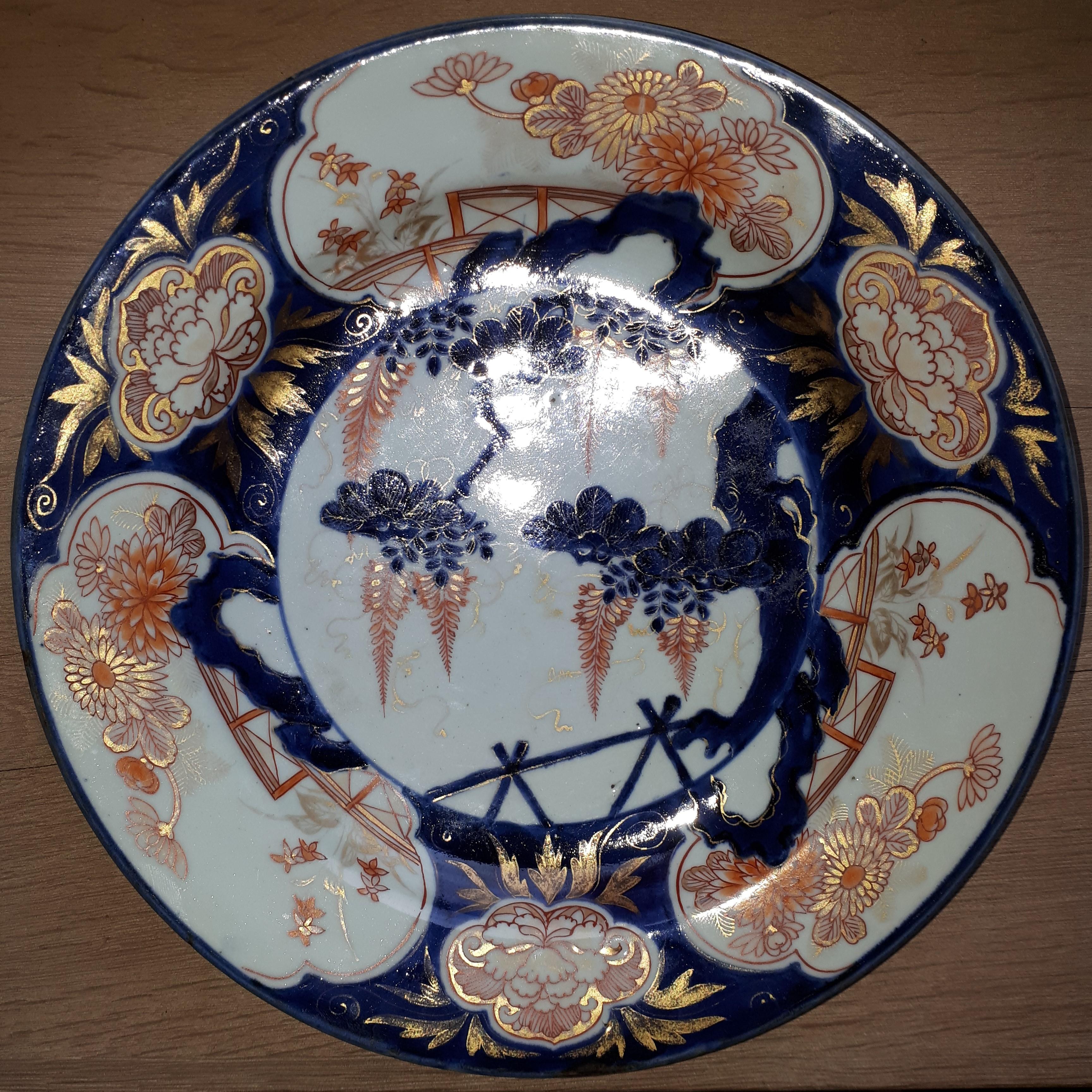 Japanese Dish In Arita Porcelain With Imari Decor Of Wisteria, Japan Edo Period 4