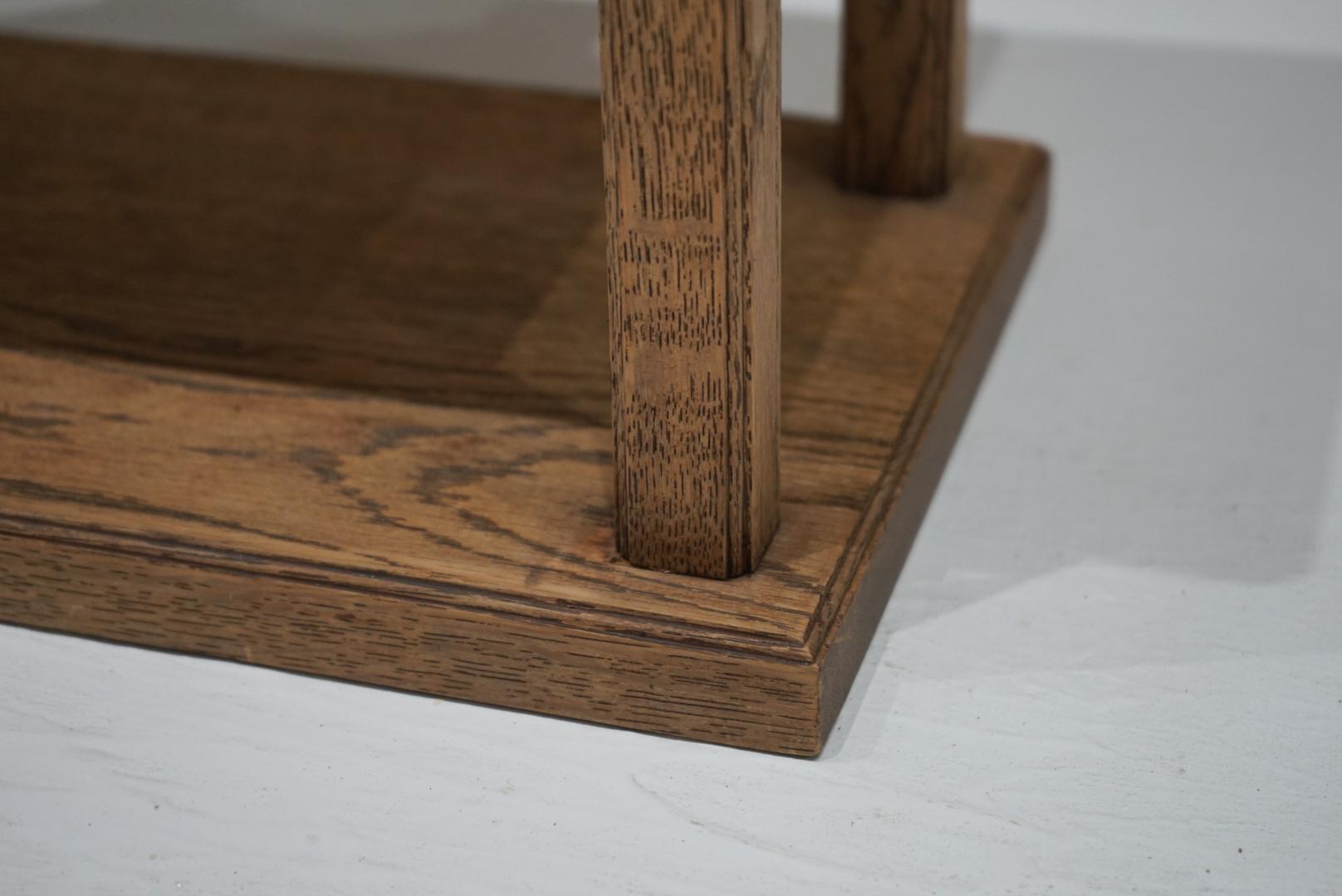 20ième siècle Présentoir japonais en Oak Nara, milieu du 20e siècle - Design minimal raffiné en vente