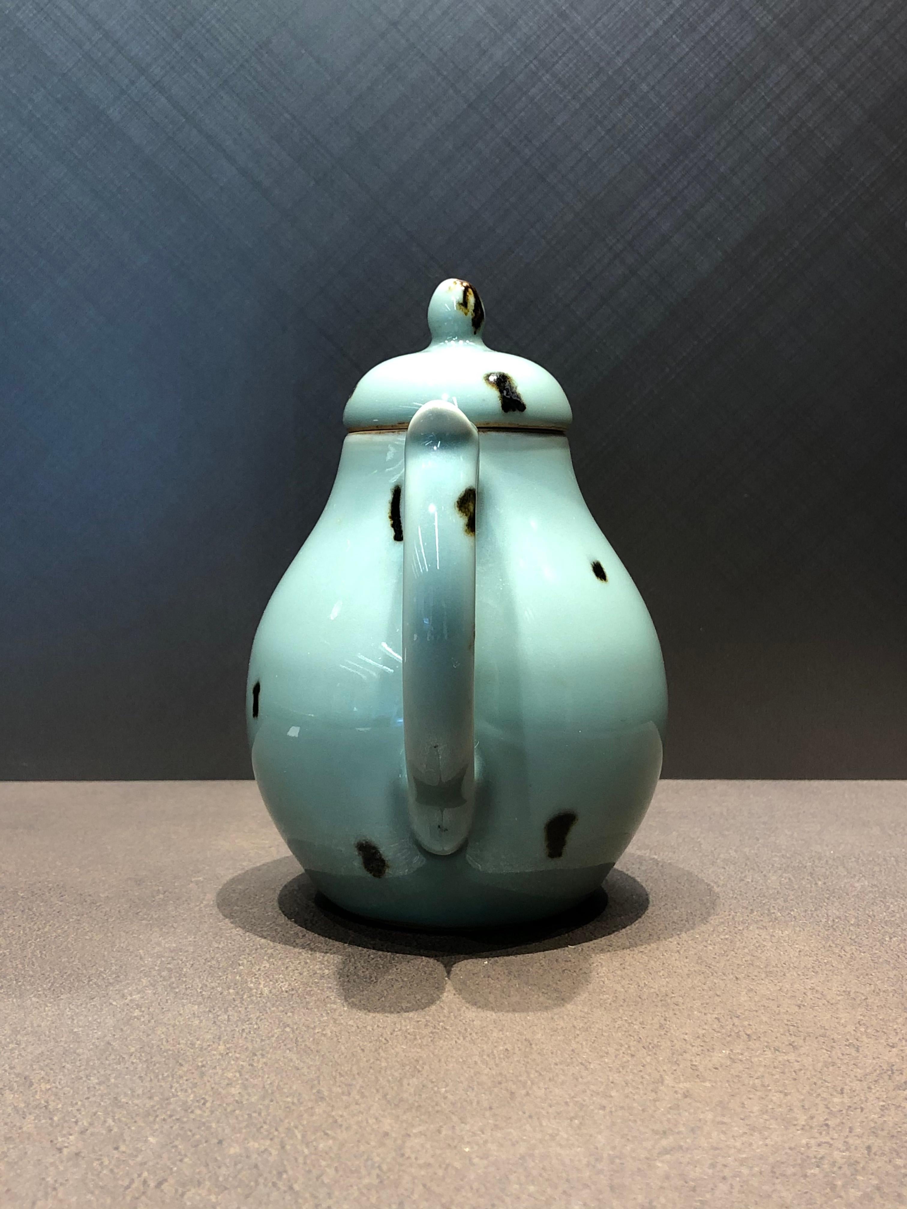 Porcelain Japanese Dot Designed China Teapot, Taisho Period For Sale