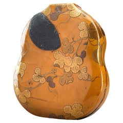 Used Japanese 'double gourd' lacquer suzuri’bako (writing box) by Hara Yôyûsai 原羊遊斎