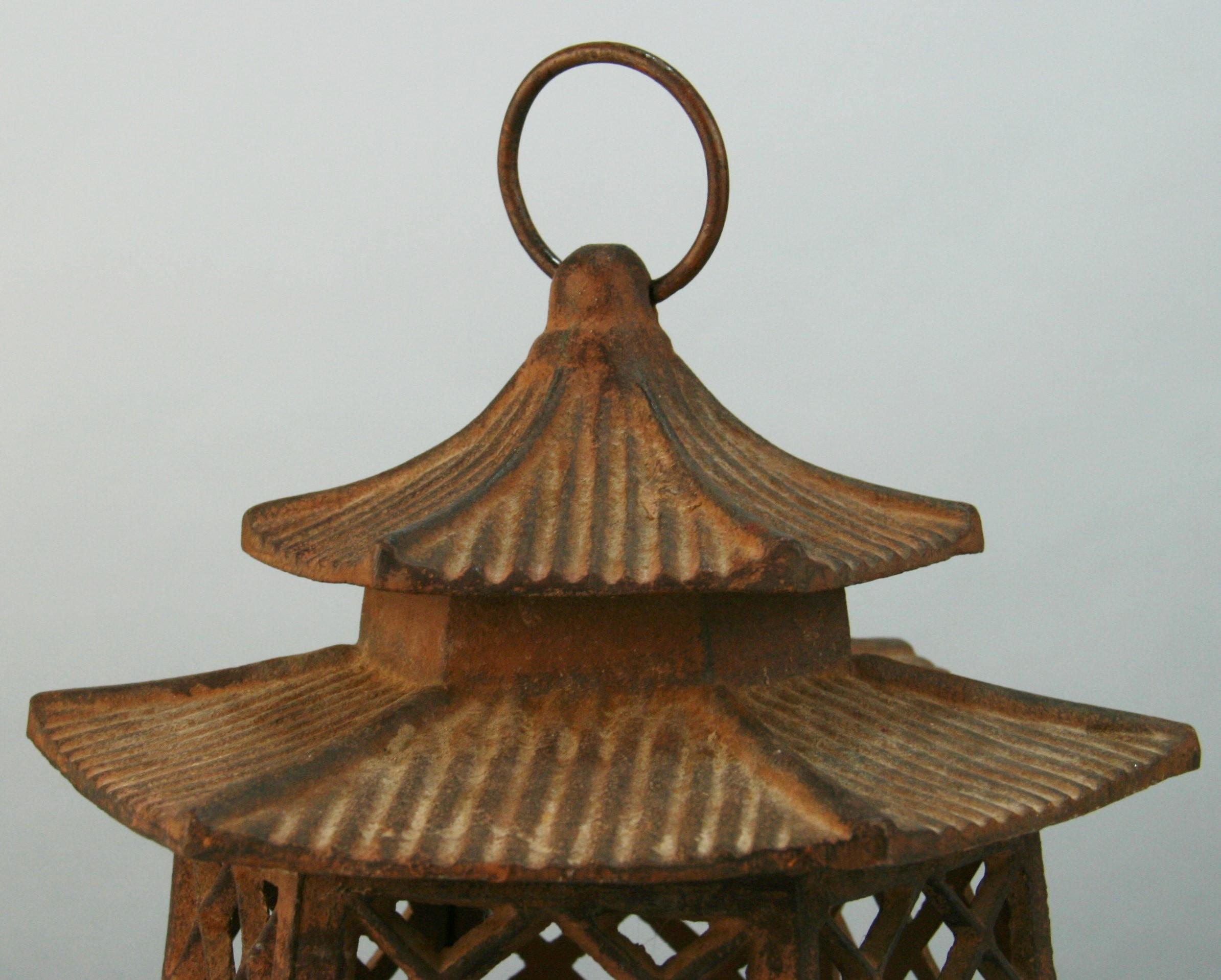 Hand-Crafted Japanese Double Pagoda Garden Lighting Lantern