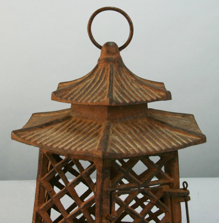 Japanese Double Pagoda Garden Lighting Lantern For Sale 3