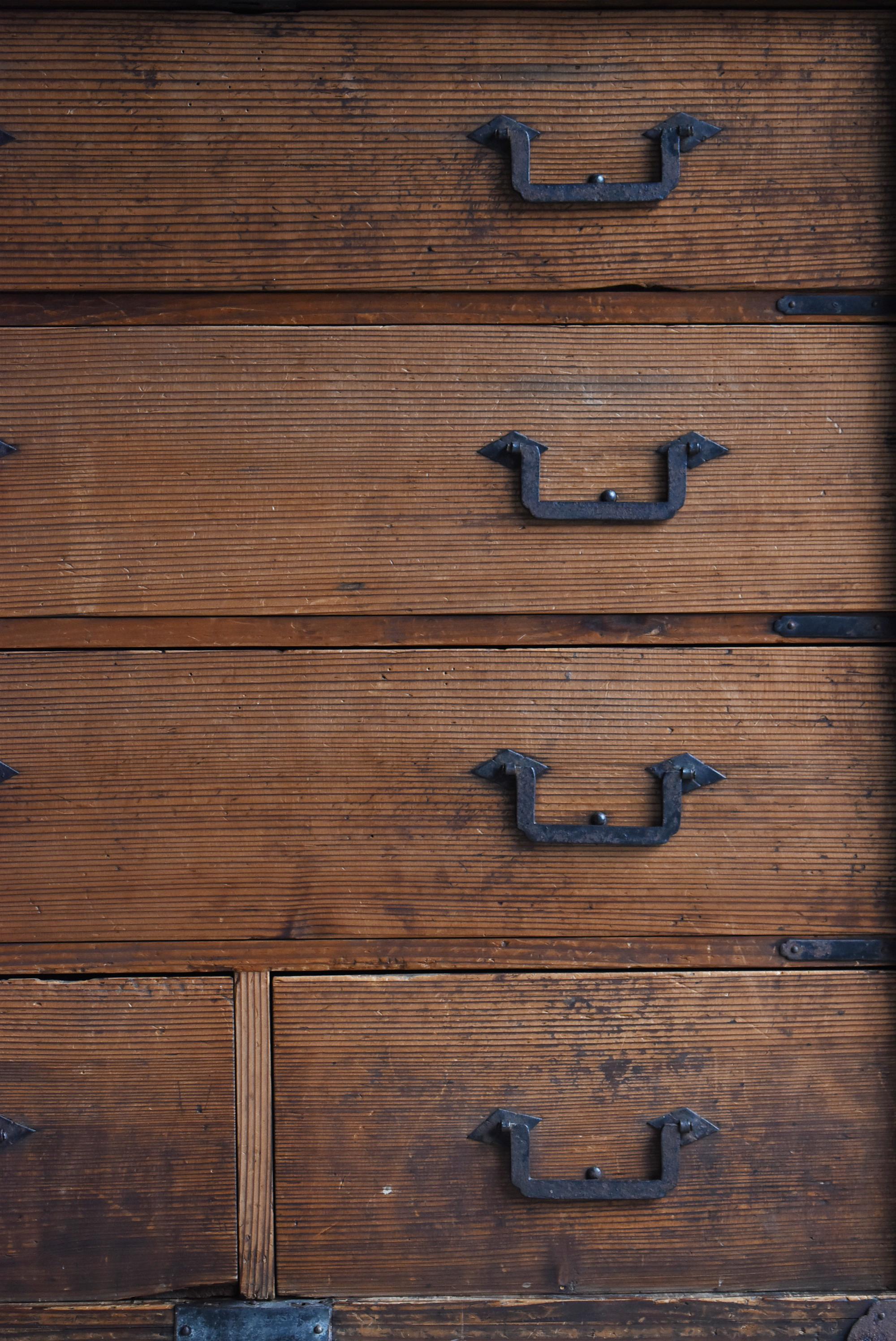 Cassetto giapponese del 1882 / Credenza Wabi Sabi in vendita 8