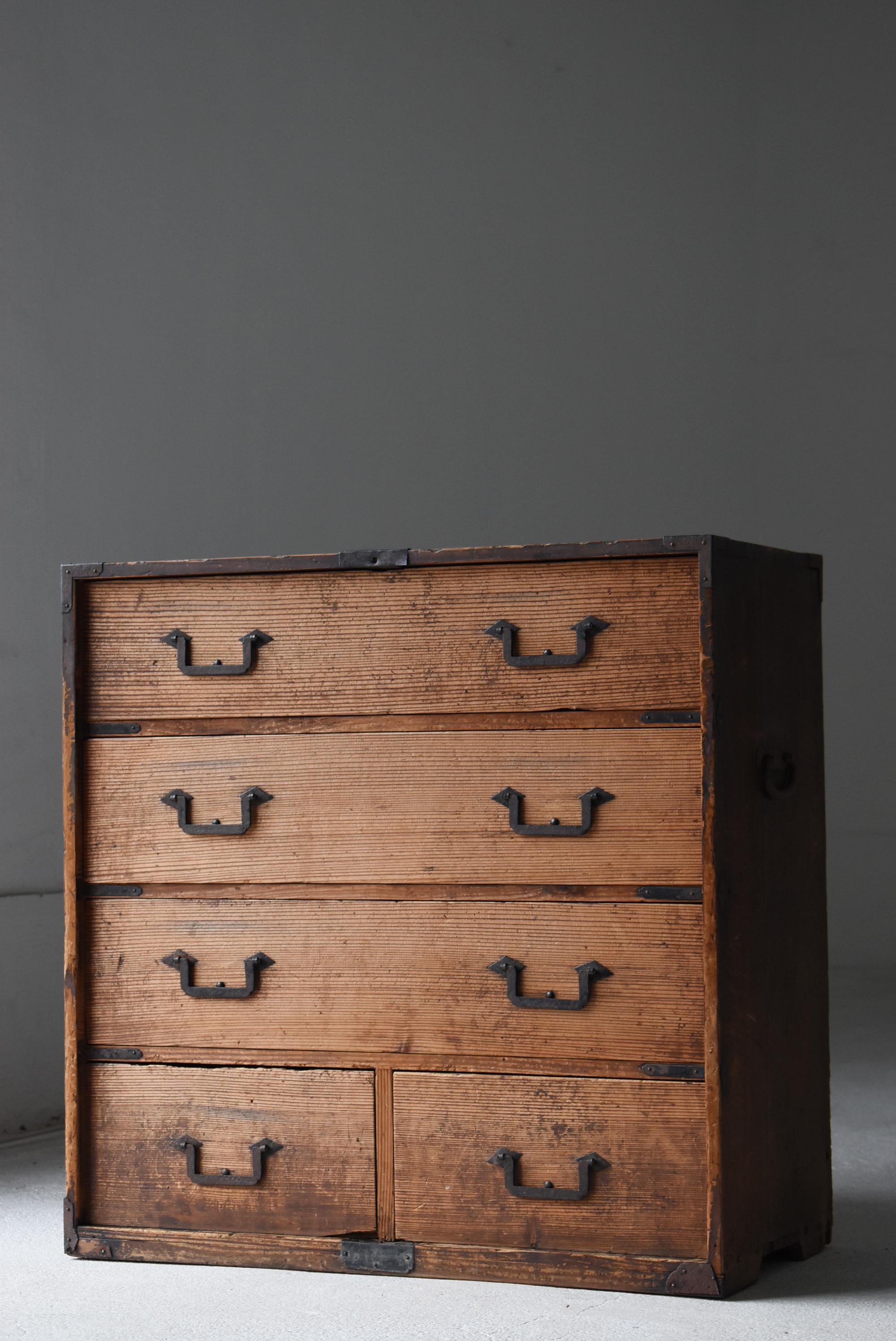 Meiji Cassetto giapponese del 1882 / Credenza Wabi Sabi in vendita