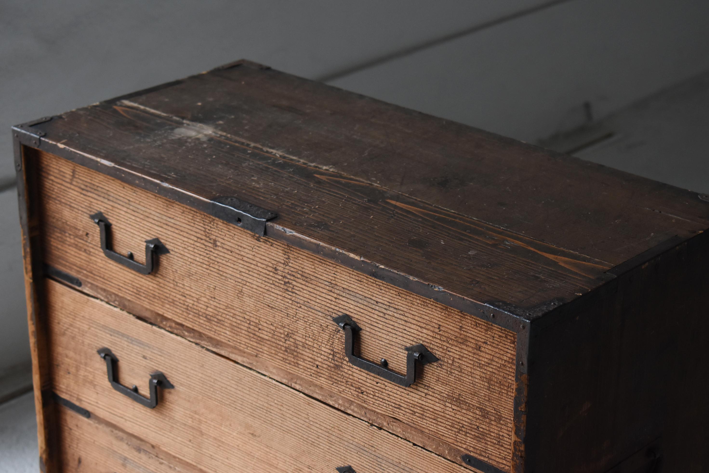 Giapponese Cassetto giapponese del 1882 / Credenza Wabi Sabi in vendita